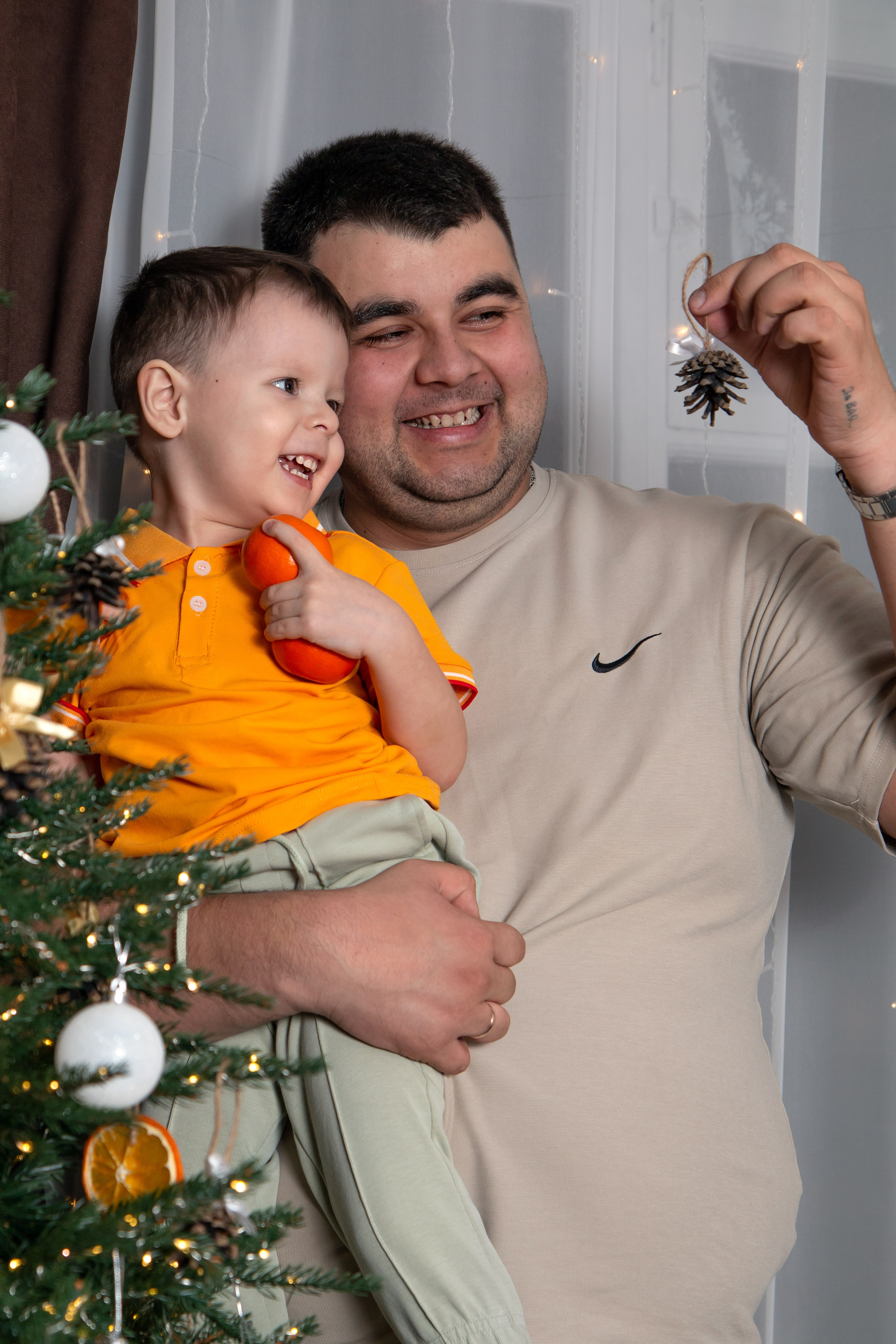 Семейная новогодняя фотосессия в Шелехове. Фотограф в Шелехове, лучшие выпускные альбомы в Шелехове