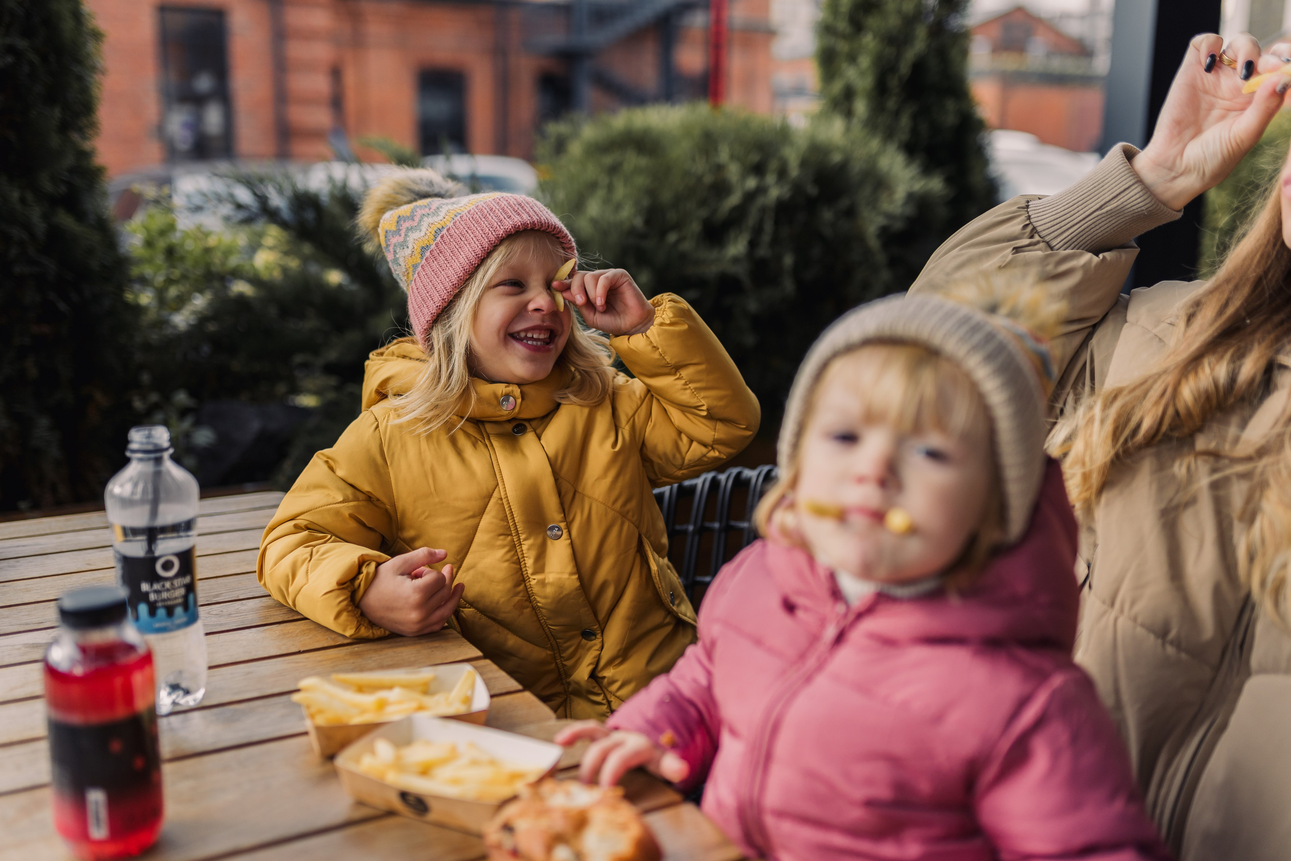 Прогулочная фотосессия в городе в стиле Lifestyle. Контент-фотограф в Москве Хныкина Лена