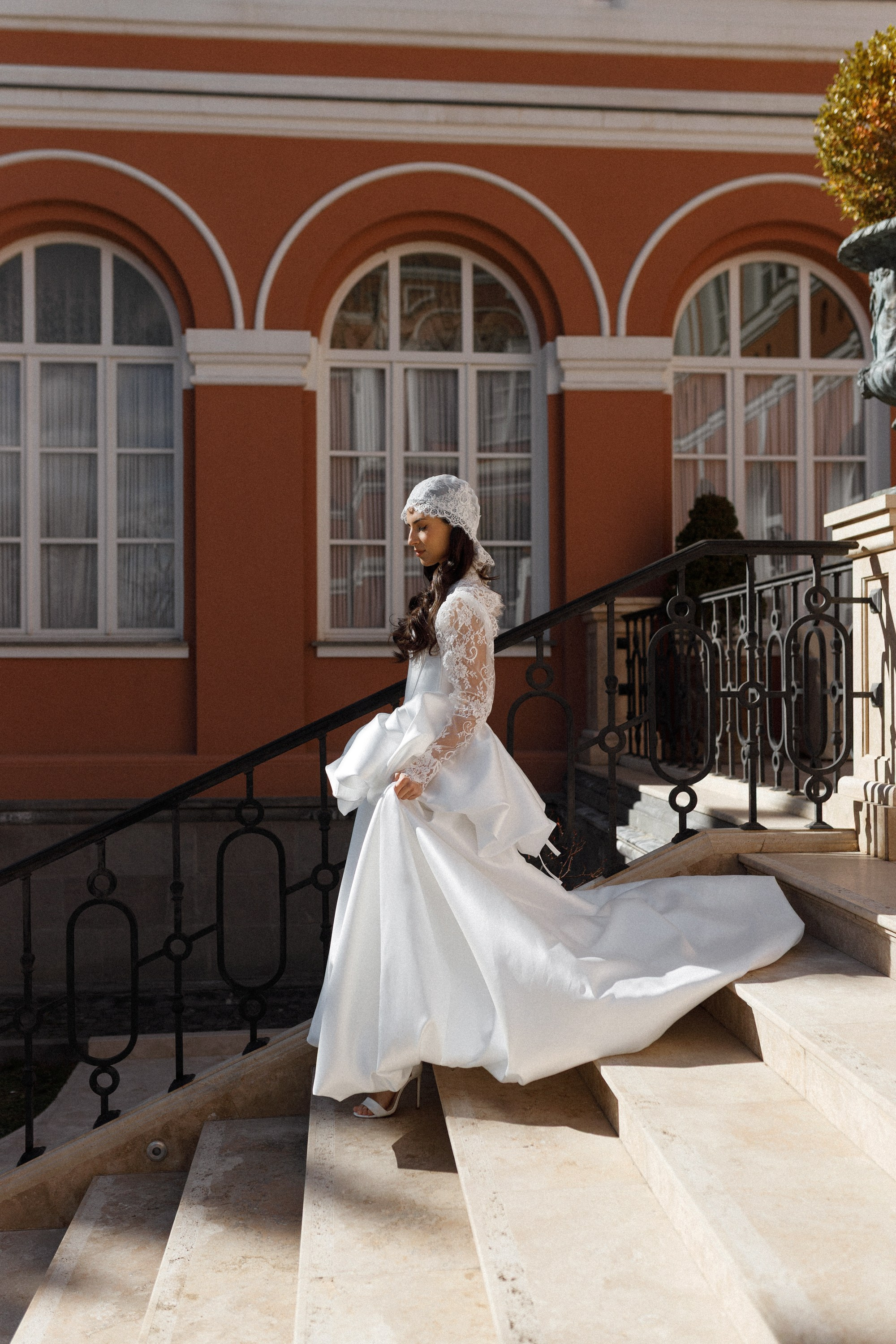 Петр и Лейла