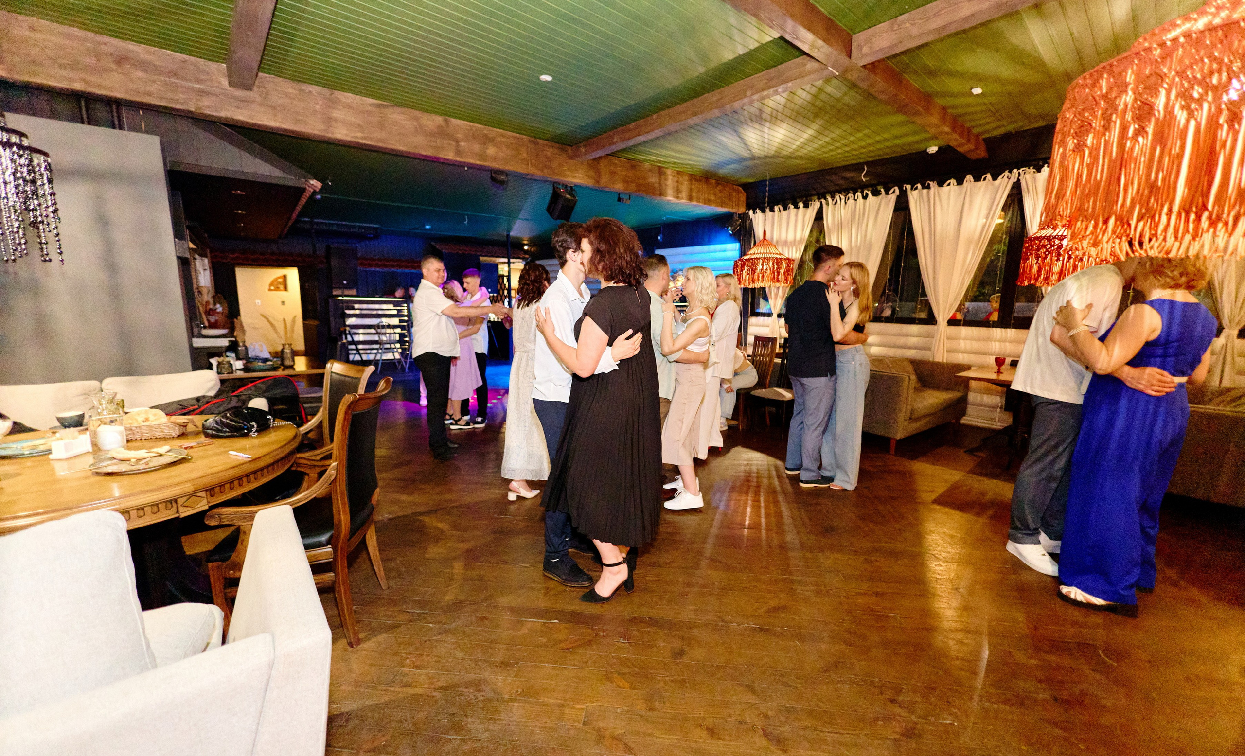 Выпускной 35 Сош. Фотограф Выпускные альбомы Таганрог Сергей Коробченко