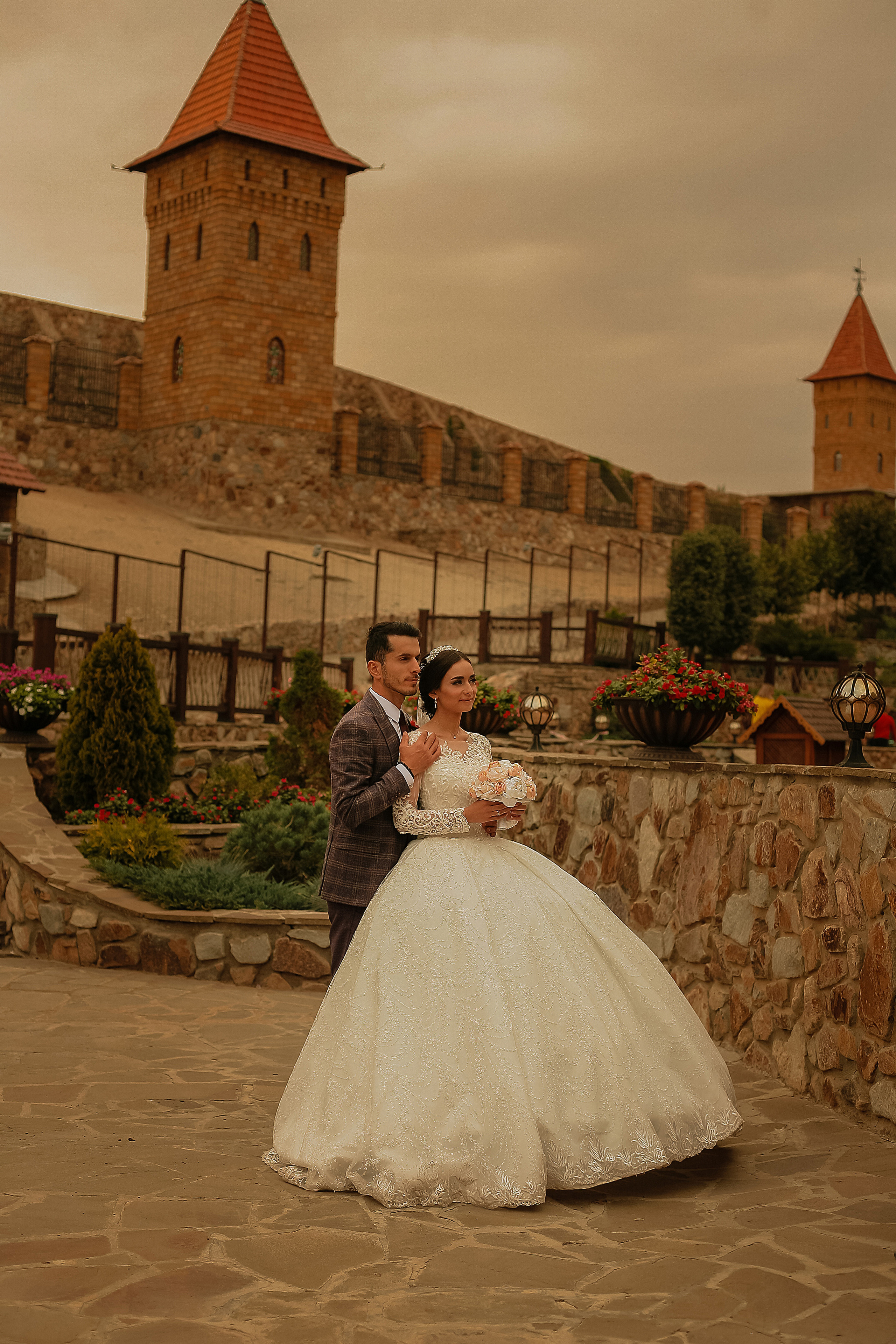Свадебная прогулка на закате. Свадебный фотограф Евгения Фролова г. Каменск-Шахтинский, Донецк, Ростов
