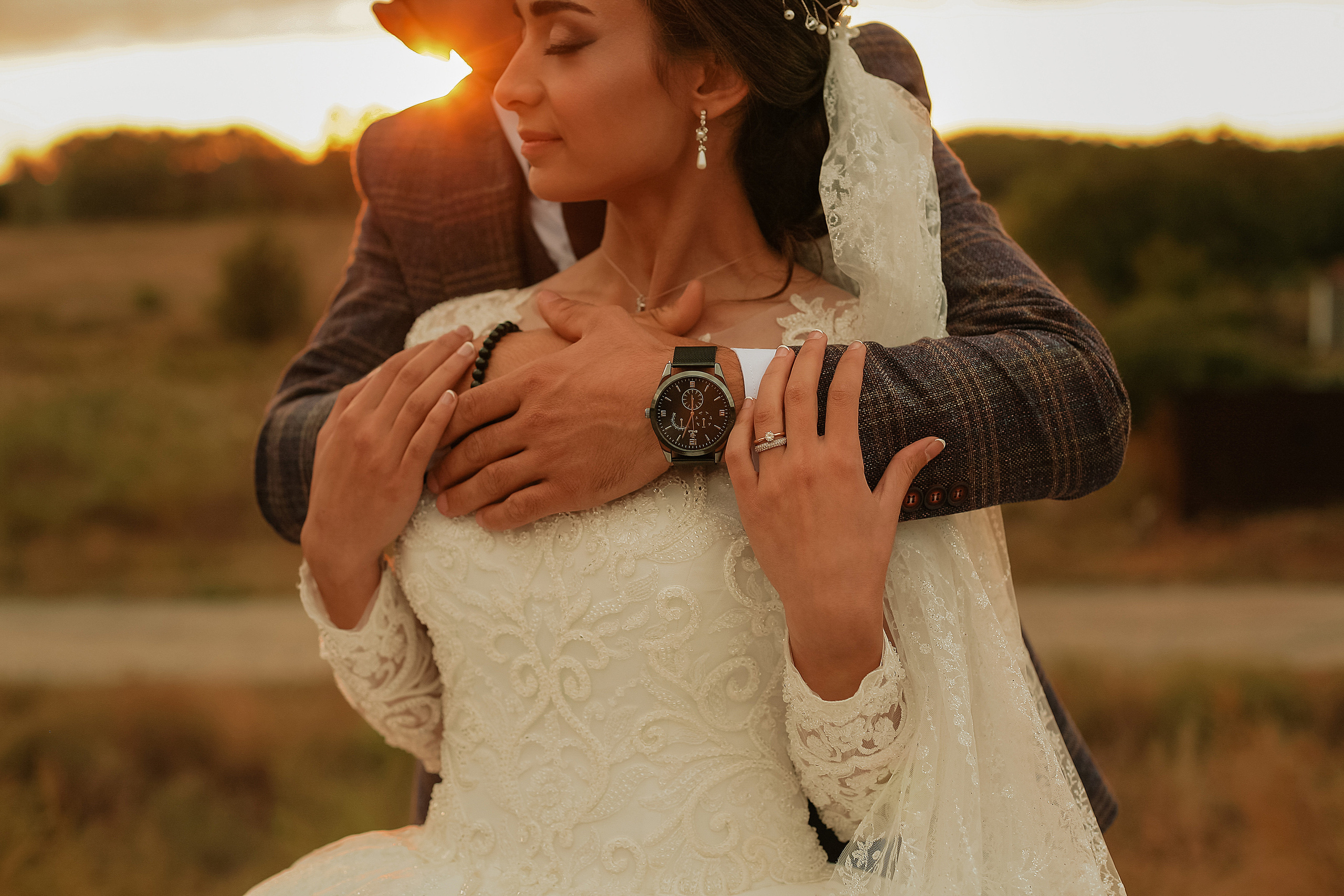 Свадебная прогулка на закате. Свадебный фотограф Евгения Фролова г. Каменск-Шахтинский, Донецк, Ростов