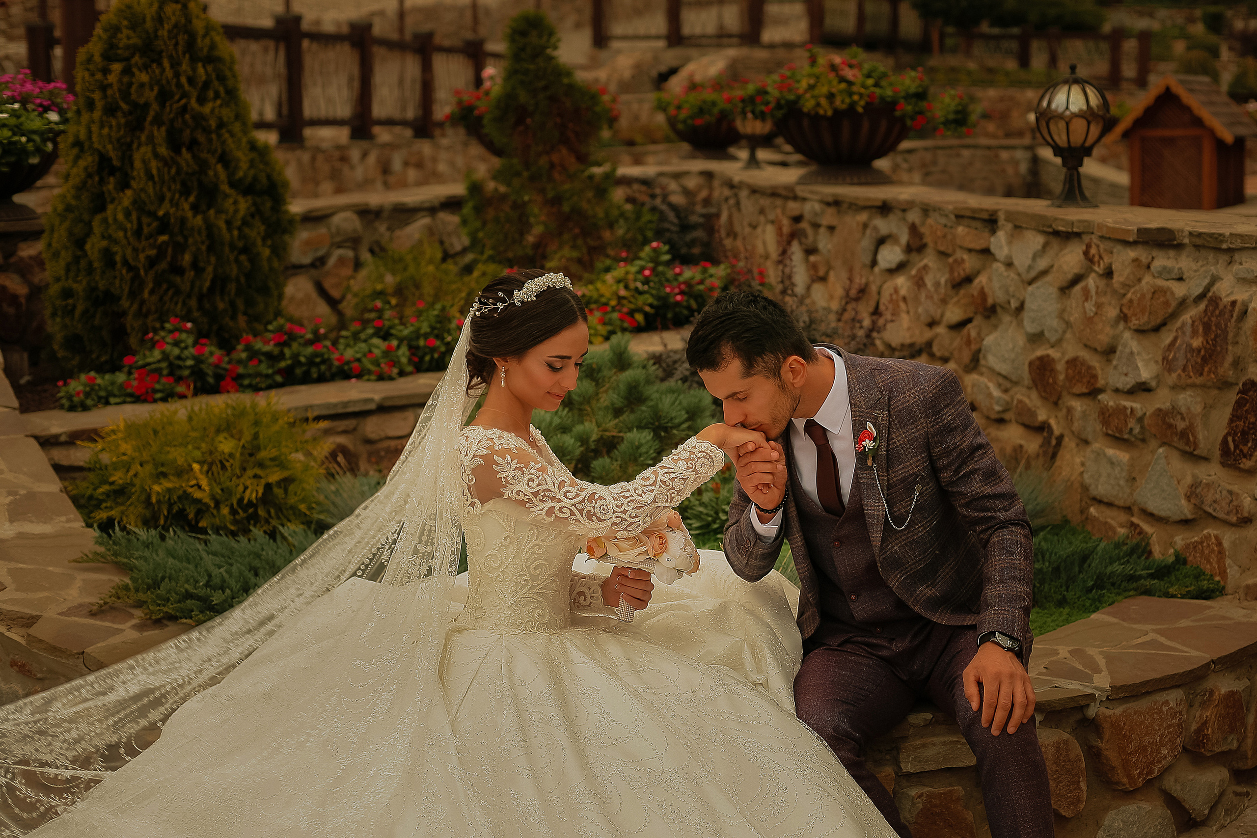 Свадебная прогулка на закате. Свадебный фотограф Евгения Фролова г. Каменск-Шахтинский, Донецк, Ростов