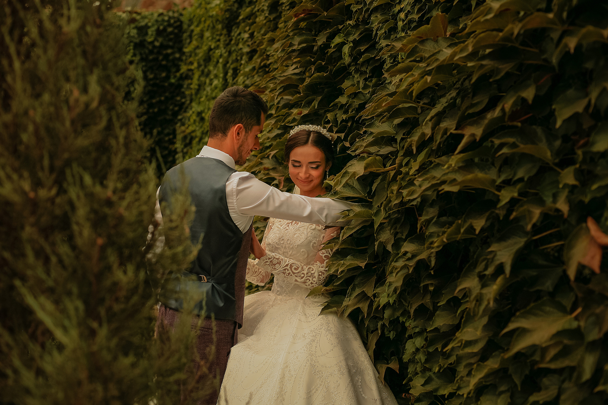 Свадебная прогулка на закате. Свадебный фотограф Евгения Фролова г. Каменск-Шахтинский, Донецк, Ростов