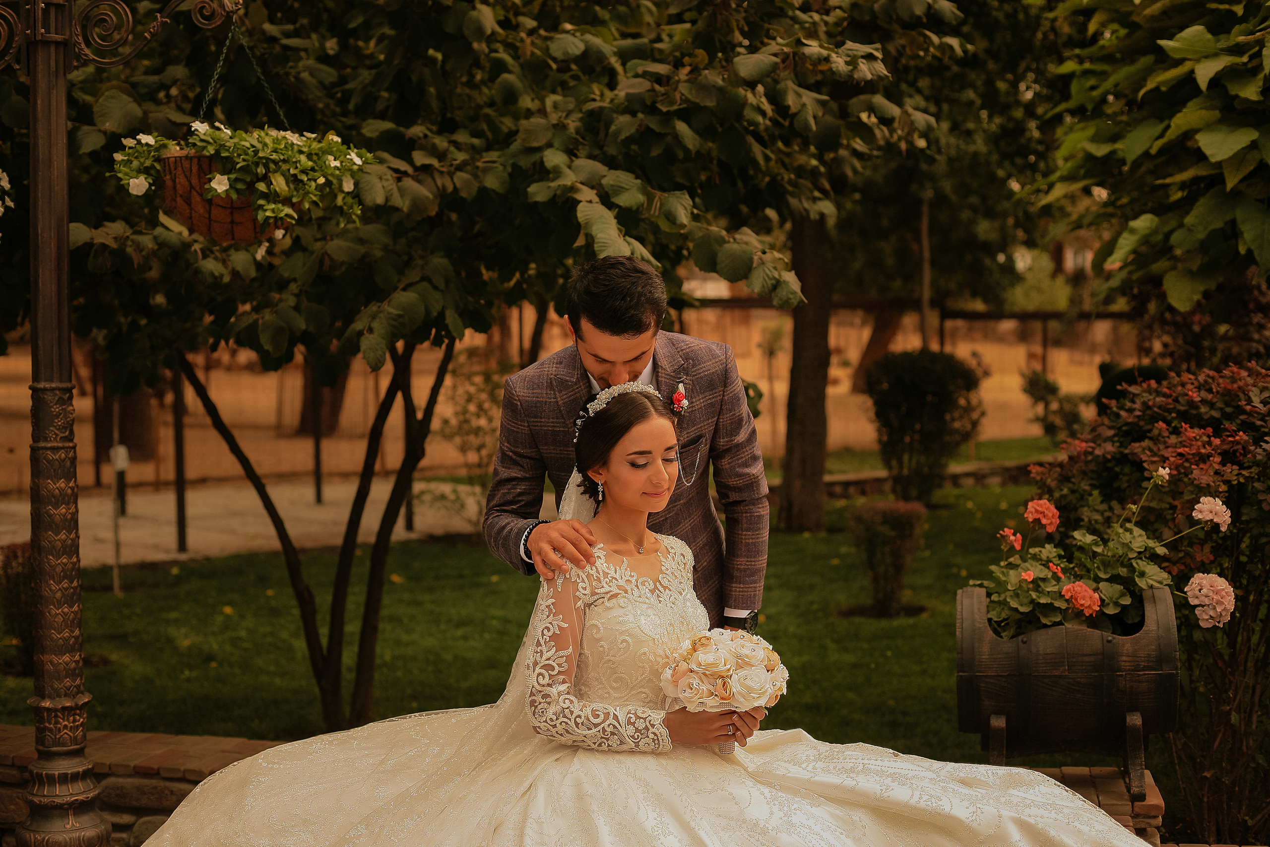 Свадебная прогулка на закате. Свадебный фотограф Евгения Фролова г. Каменск-Шахтинский, Донецк, Ростов