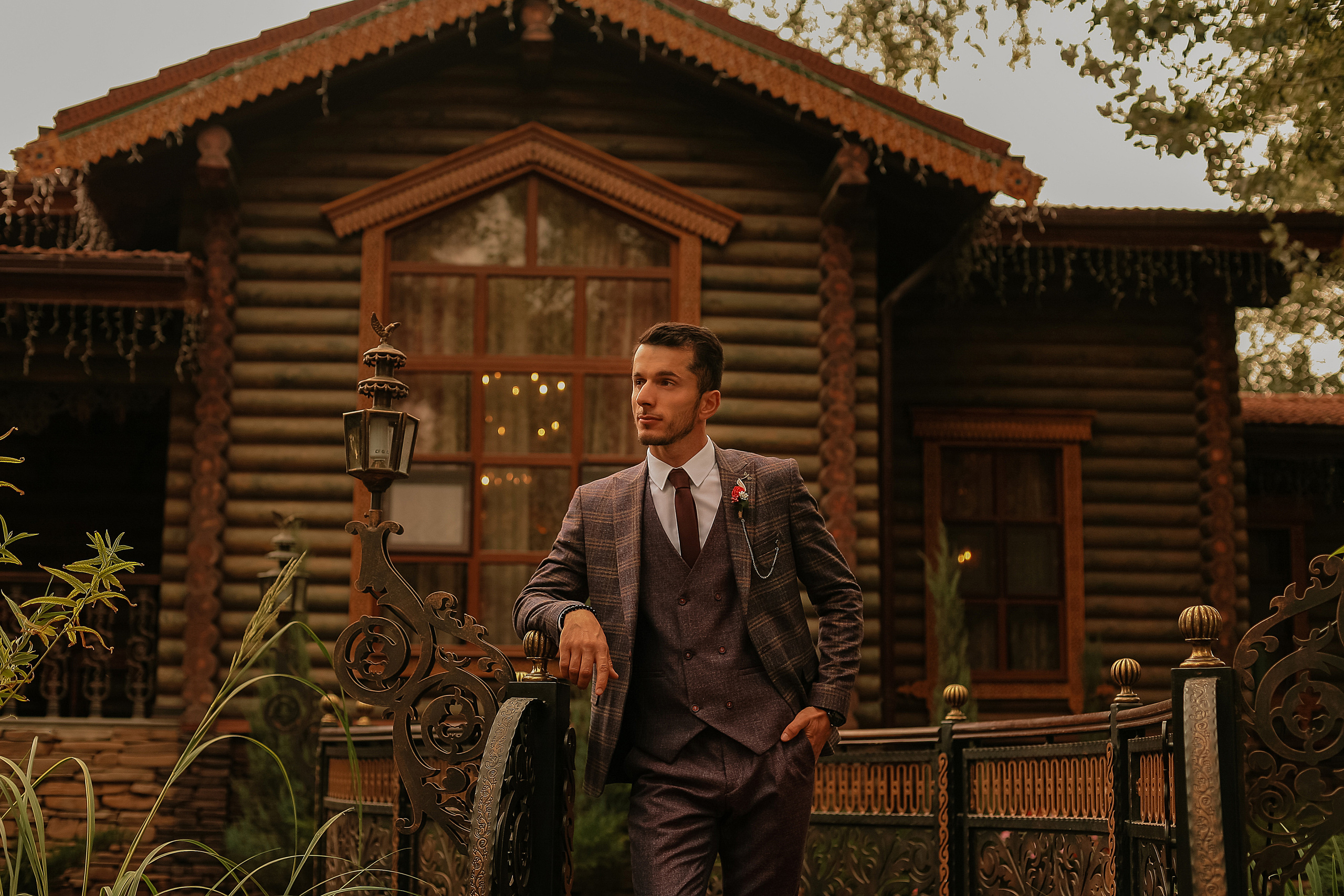 Свадебная прогулка на закате. Свадебный фотограф Евгения Фролова г. Каменск-Шахтинский, Донецк, Ростов