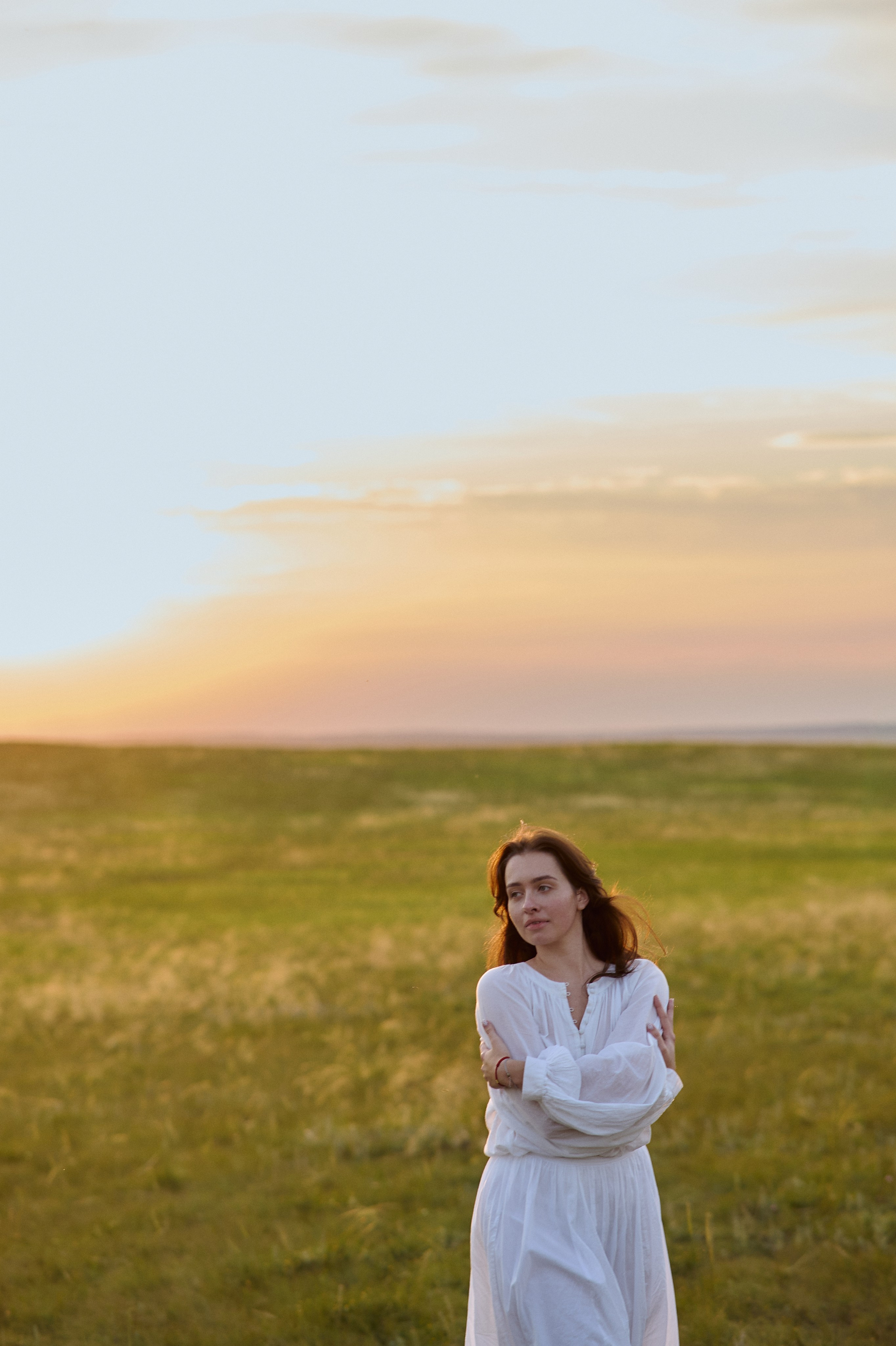 Шамиль, Аня и Марс в поле с барашками. Семейный и свадебный lifestyle-фотограф в Москве Мария Петрова