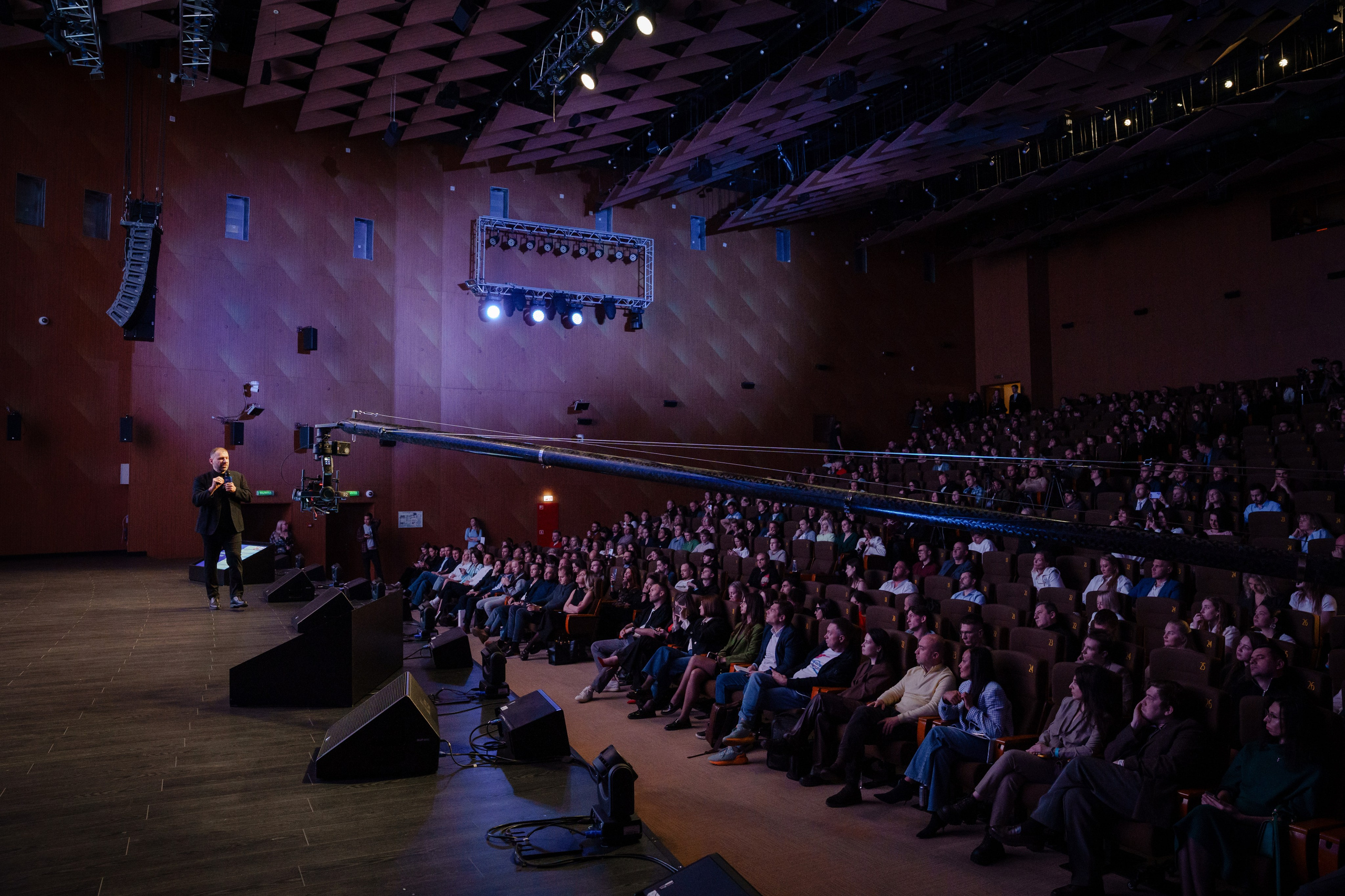 Репортажный фотограф на конференцию в Москве. Репортажный фотограф в Москве Саша Дружинина