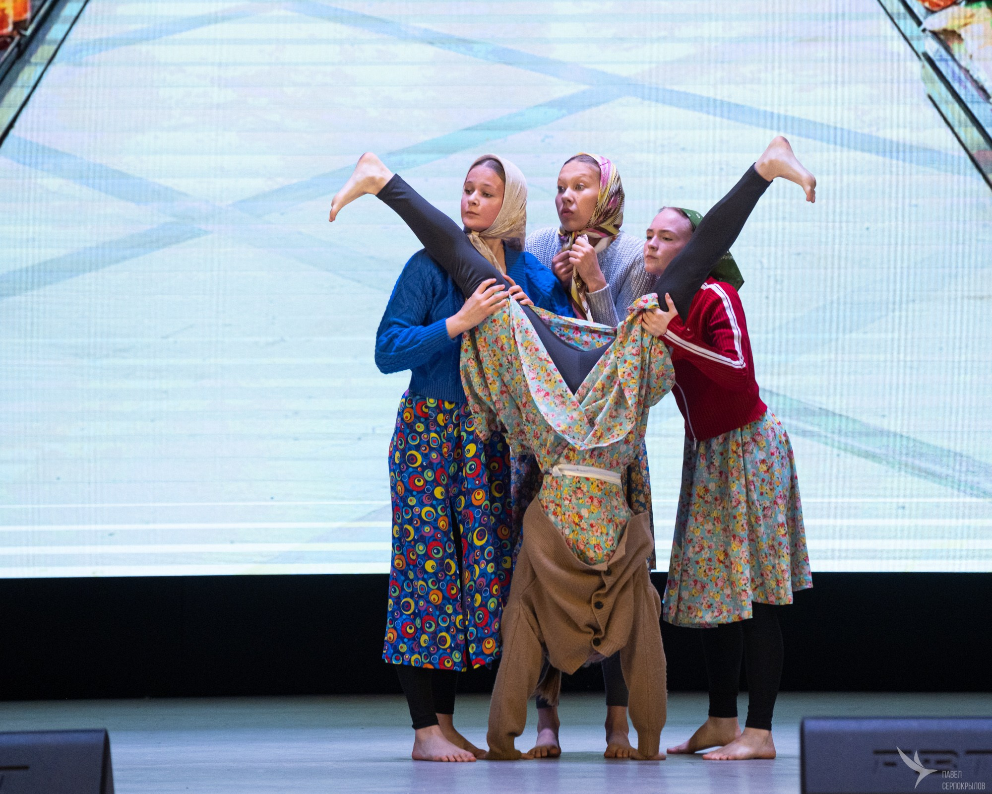 Сольный концерт хореографического ансамбля Аллегро «Сквозь тернии к звездам». Репортажный фотограф в Казани Павел Серпокрылов