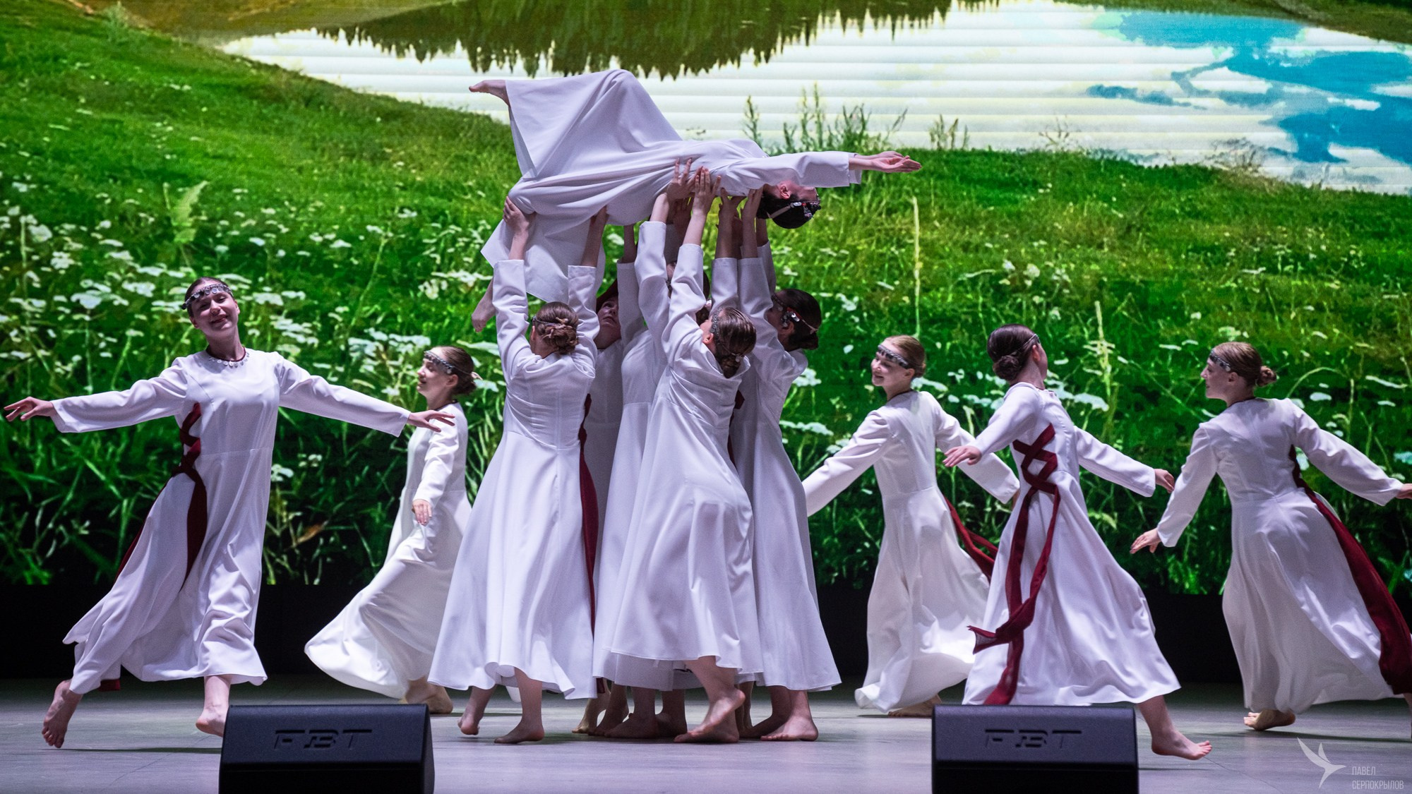 Сольный концерт хореографического ансамбля Аллегро «Сквозь тернии к звездам». Репортажный фотограф в Казани Павел Серпокрылов