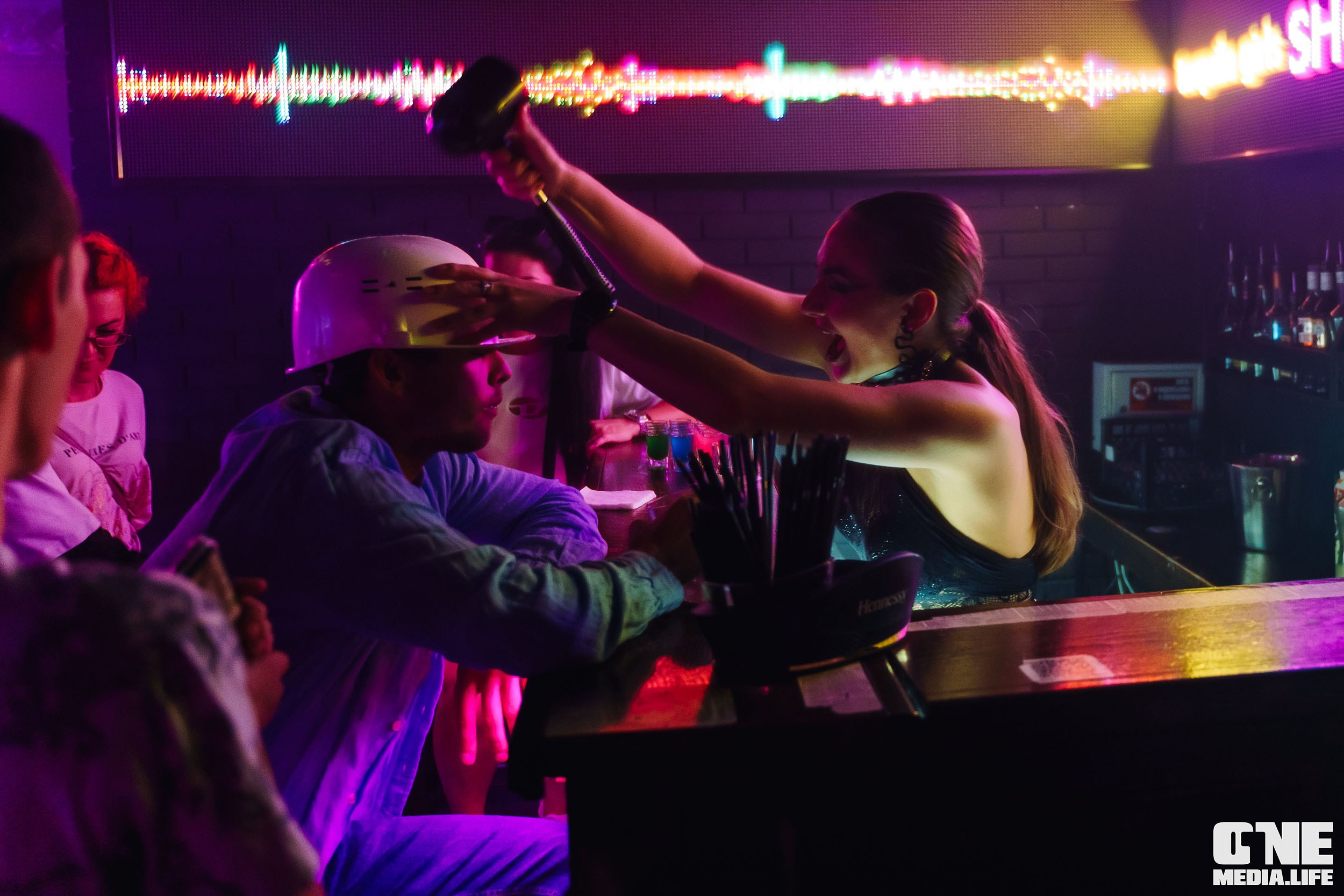 Фоторепортаж из бара XxxX. One Media Life: фоторепортажи, фотоотчеты с мероприятий и заведений