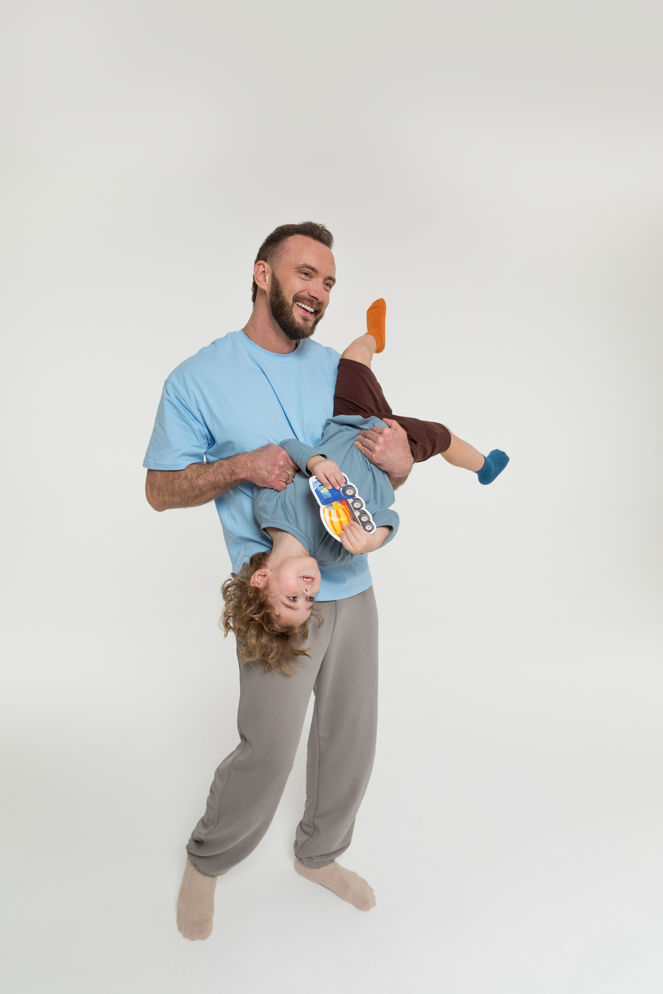 Имиджевая и каталожная съёмка для бренда детских пазлов. Детский и контент фотограф Надя Волкова Санкт-Петербург