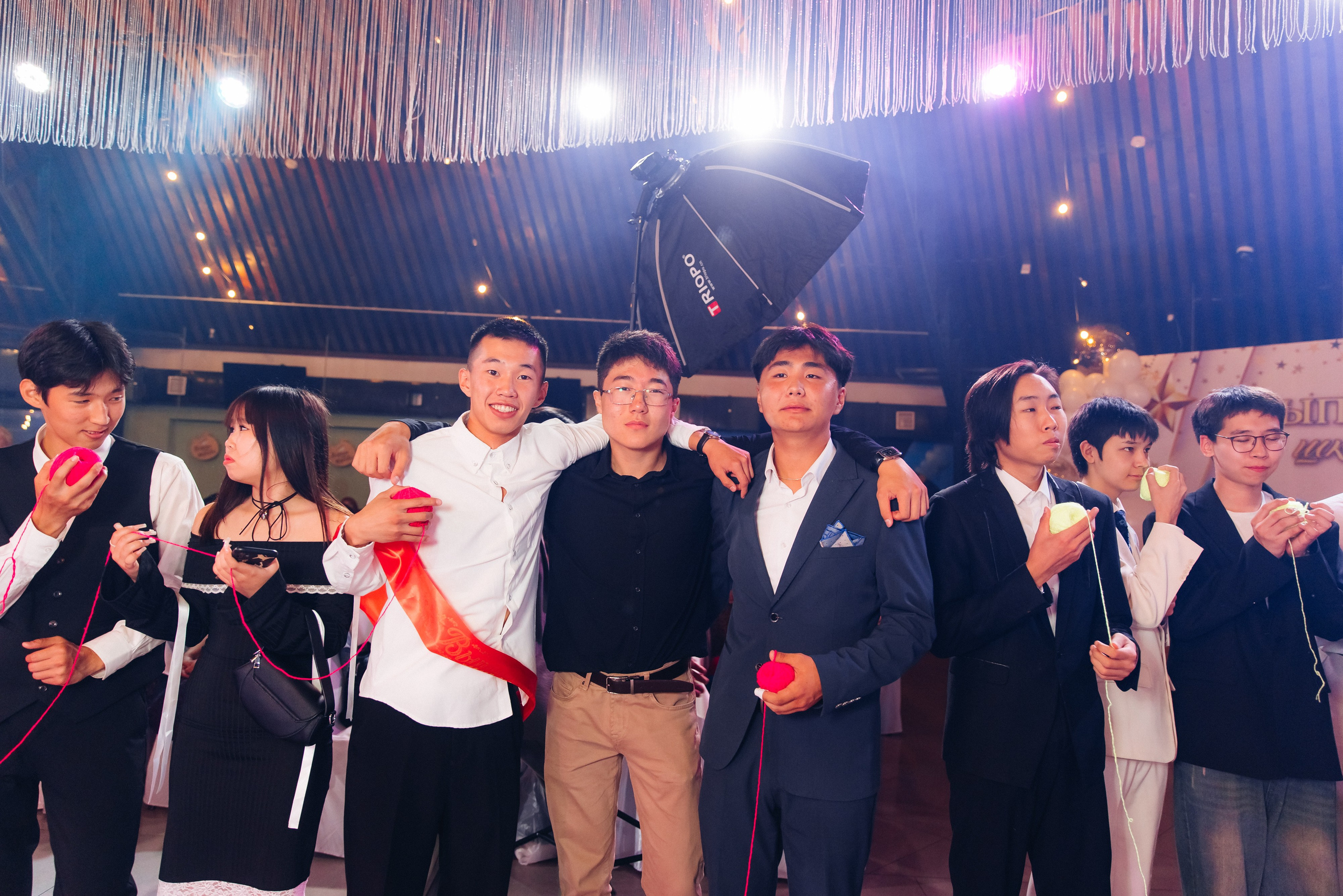 Выпускной вечер. 49 школа. Баран на корове. Свадебный и семейный фотограф в Улан-Удэ