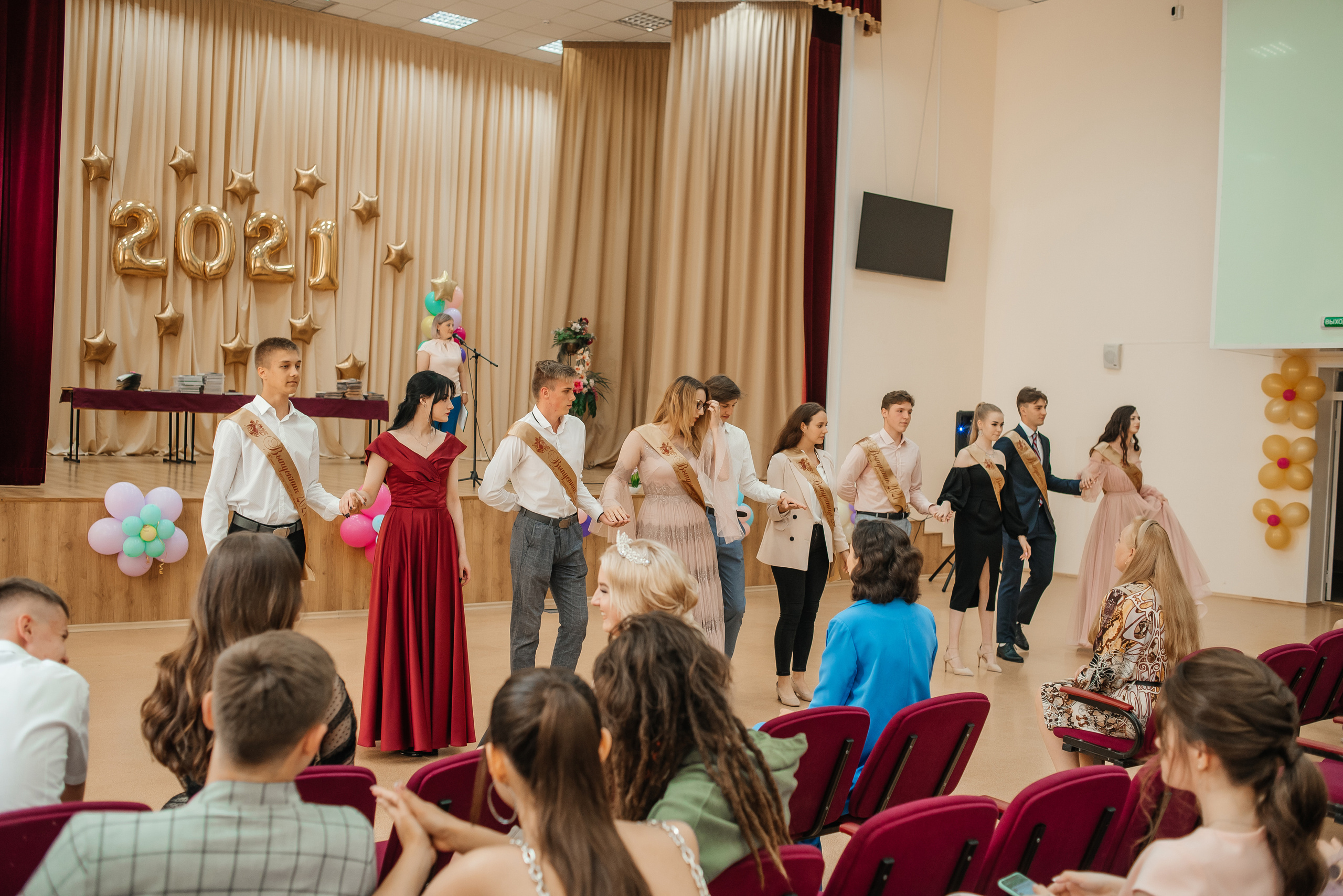 Выпускной Школа 82. Свадебный фотограф Елена Рякина