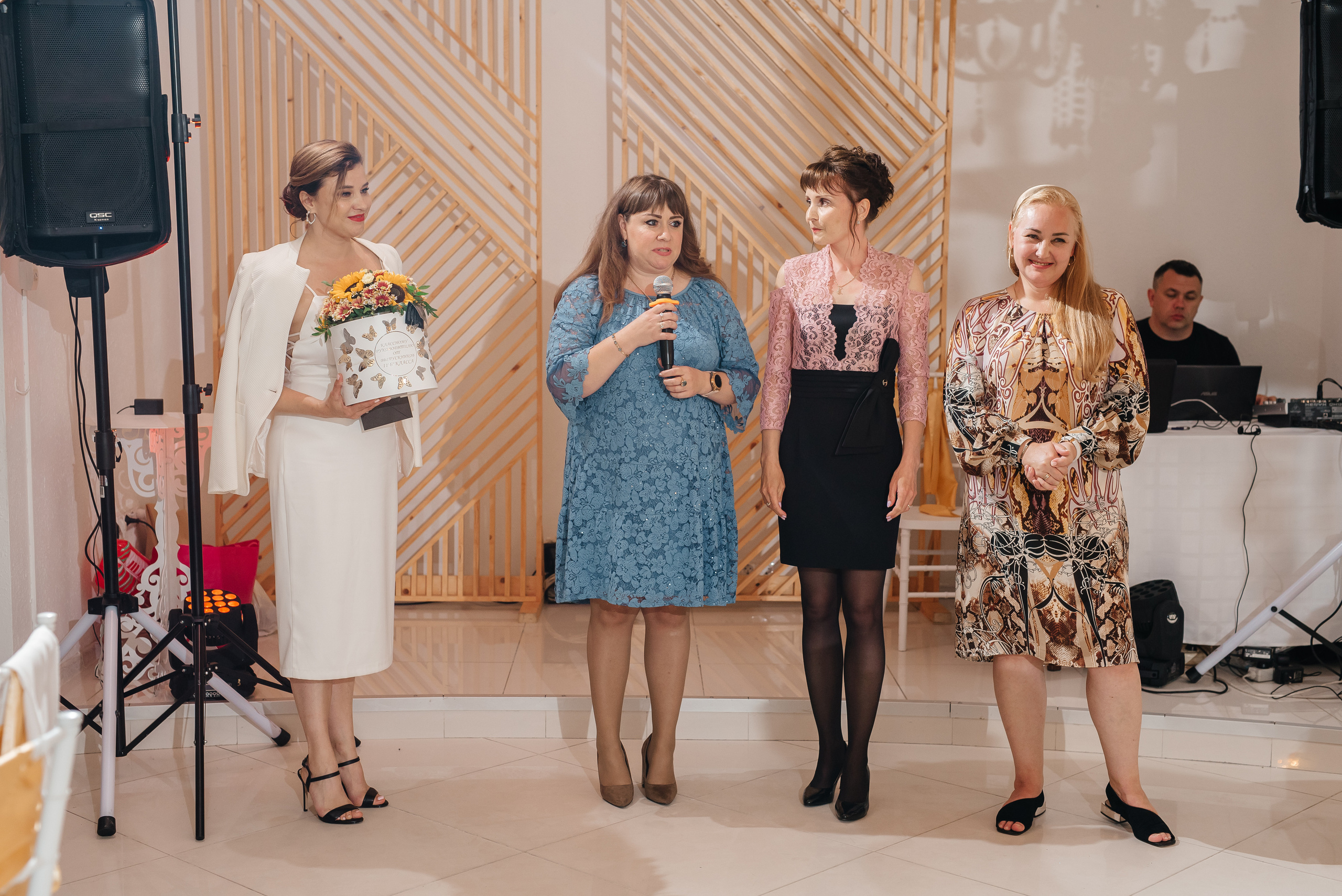 Выпускной Школа 82. Свадебный фотограф Елена Рякина