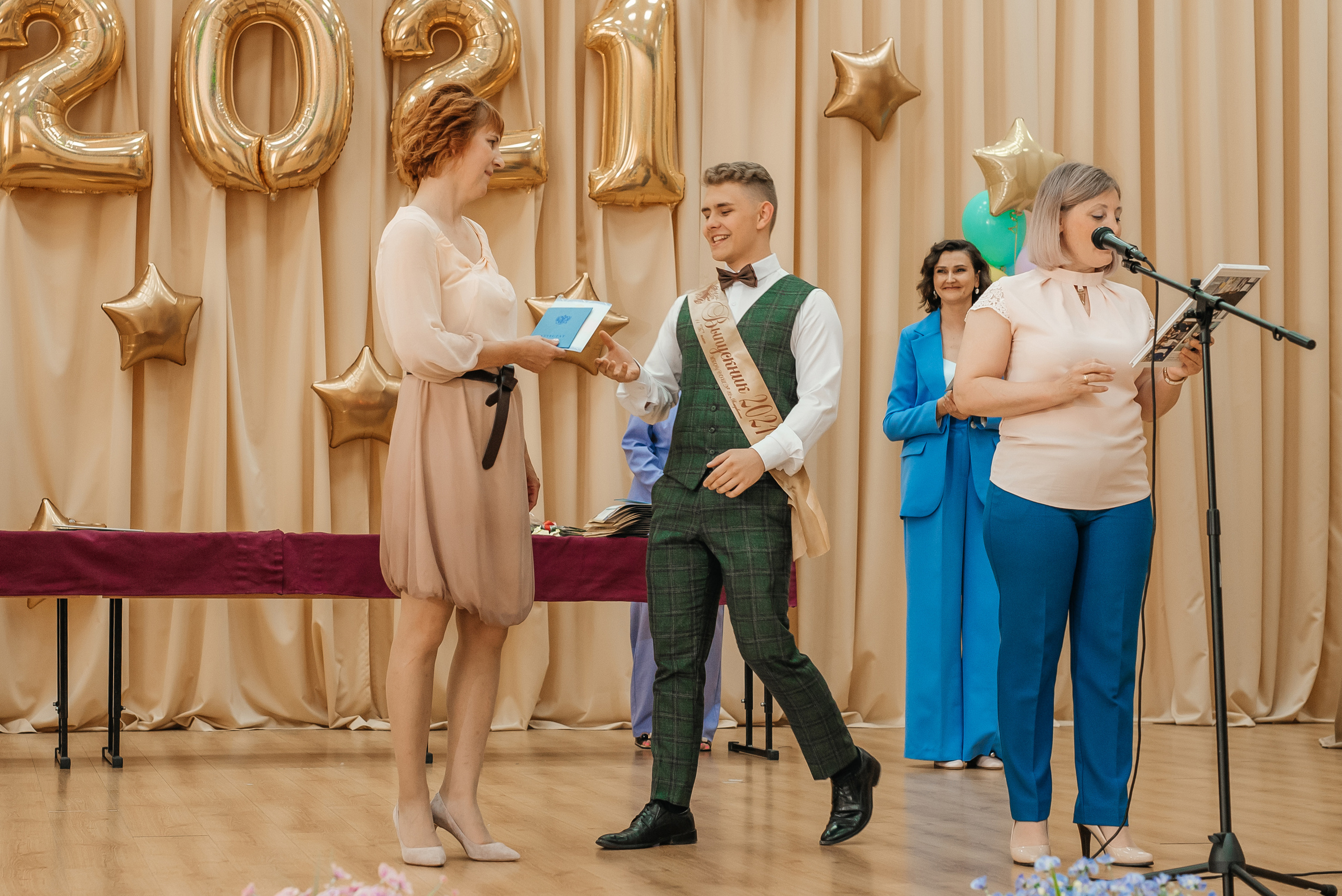 Выпускной Школа 82. Свадебный фотограф Елена Рякина