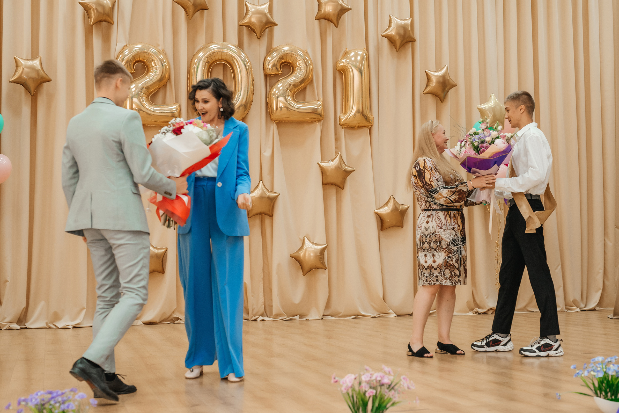 Выпускной Школа 82. Свадебный фотограф Елена Рякина