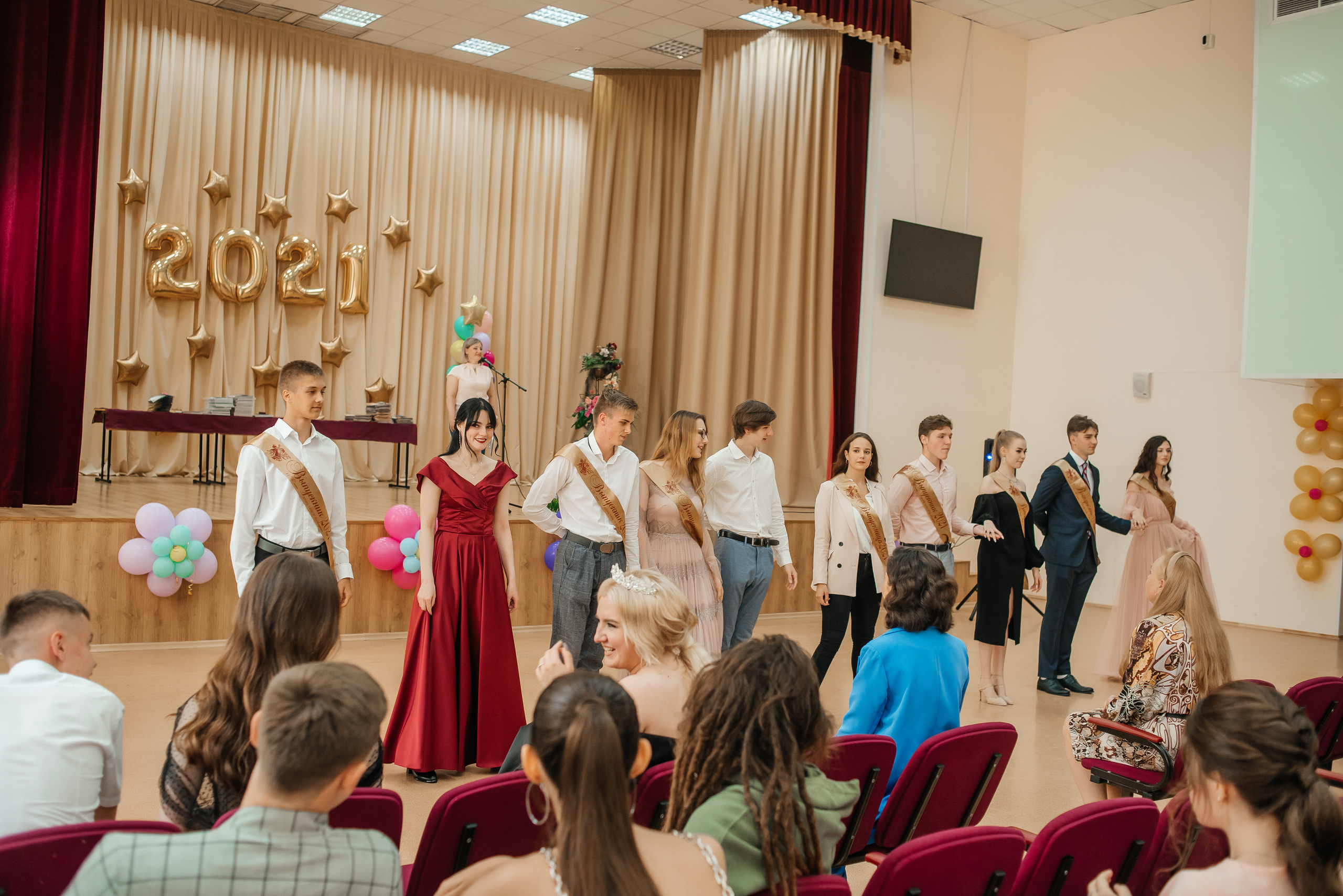 Выпускной Школа 82. Свадебный фотограф Елена Рякина