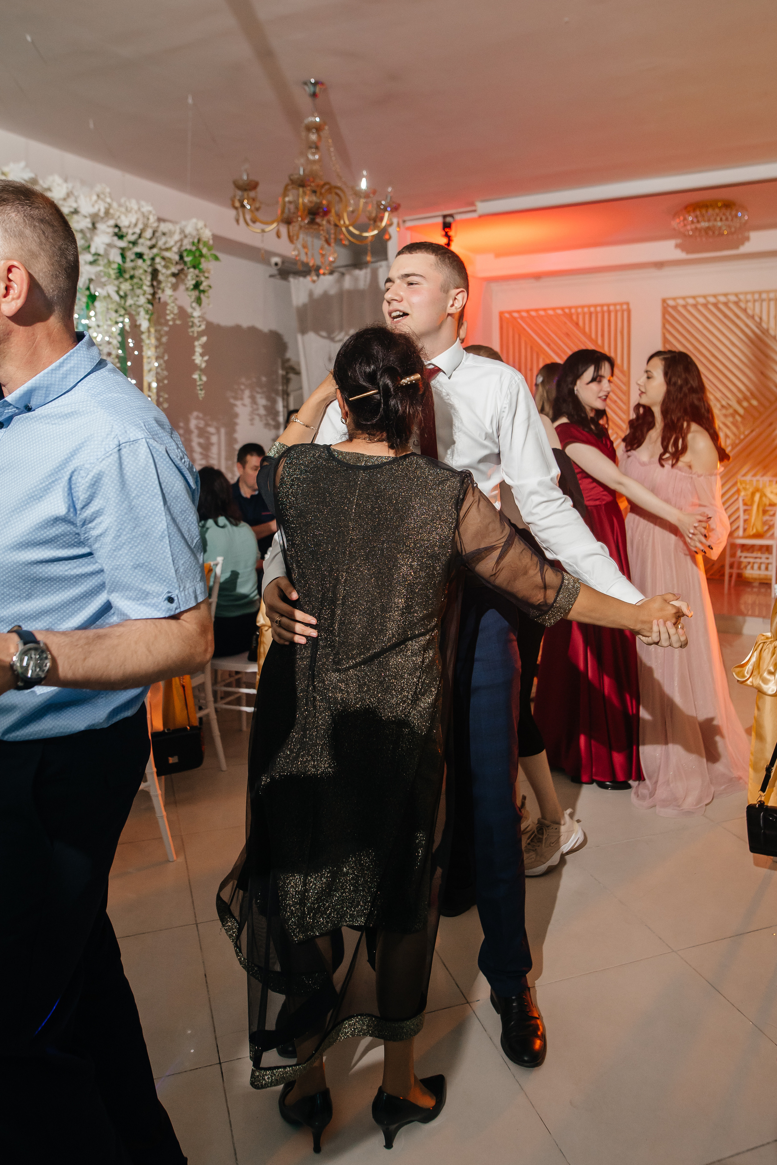 Выпускной Школа 82. Свадебный фотограф Елена Рякина