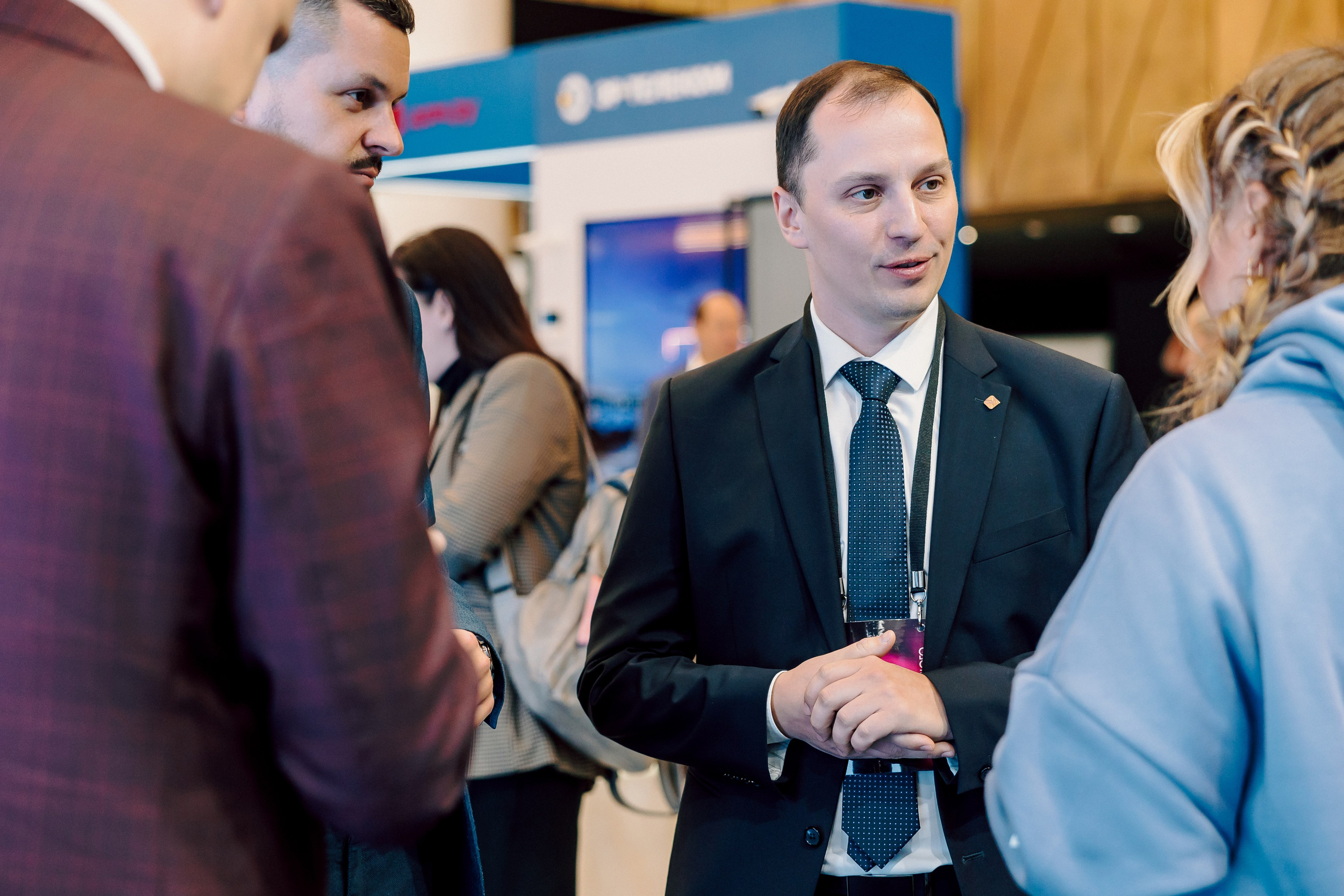 СКБ Контур — Форум будущего — Деловая программа. Лёшка Варзегов — фотограф