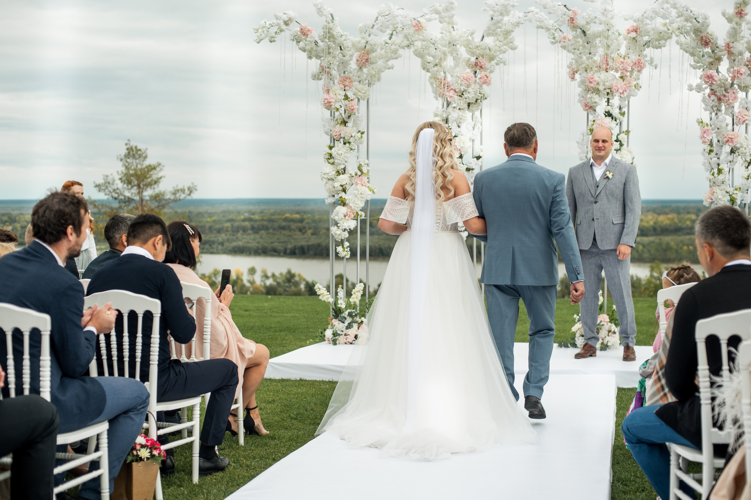 Шикарная свадьба в обрыве. Свадебный организатор Марина Корсакова, Барнаул, Бийск, Алтайский край, Горный Алтай, Новосибирск