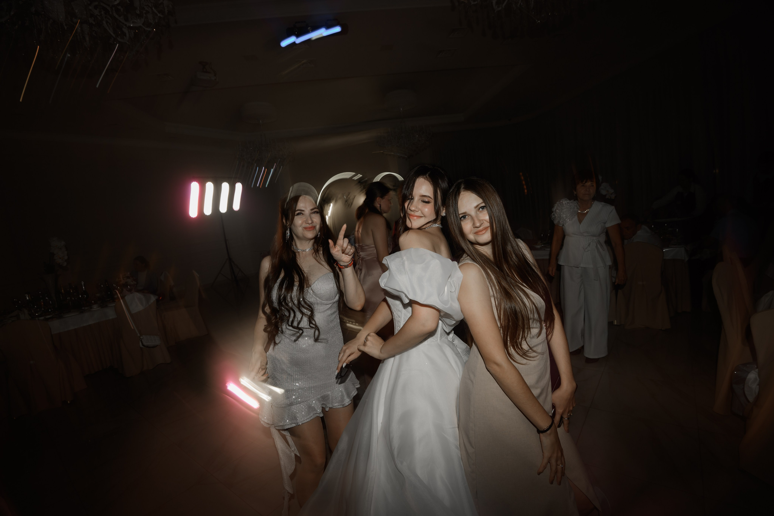 В + В. Свадебный фотограф в г. Астрахань. Так же выезжаю в другие города