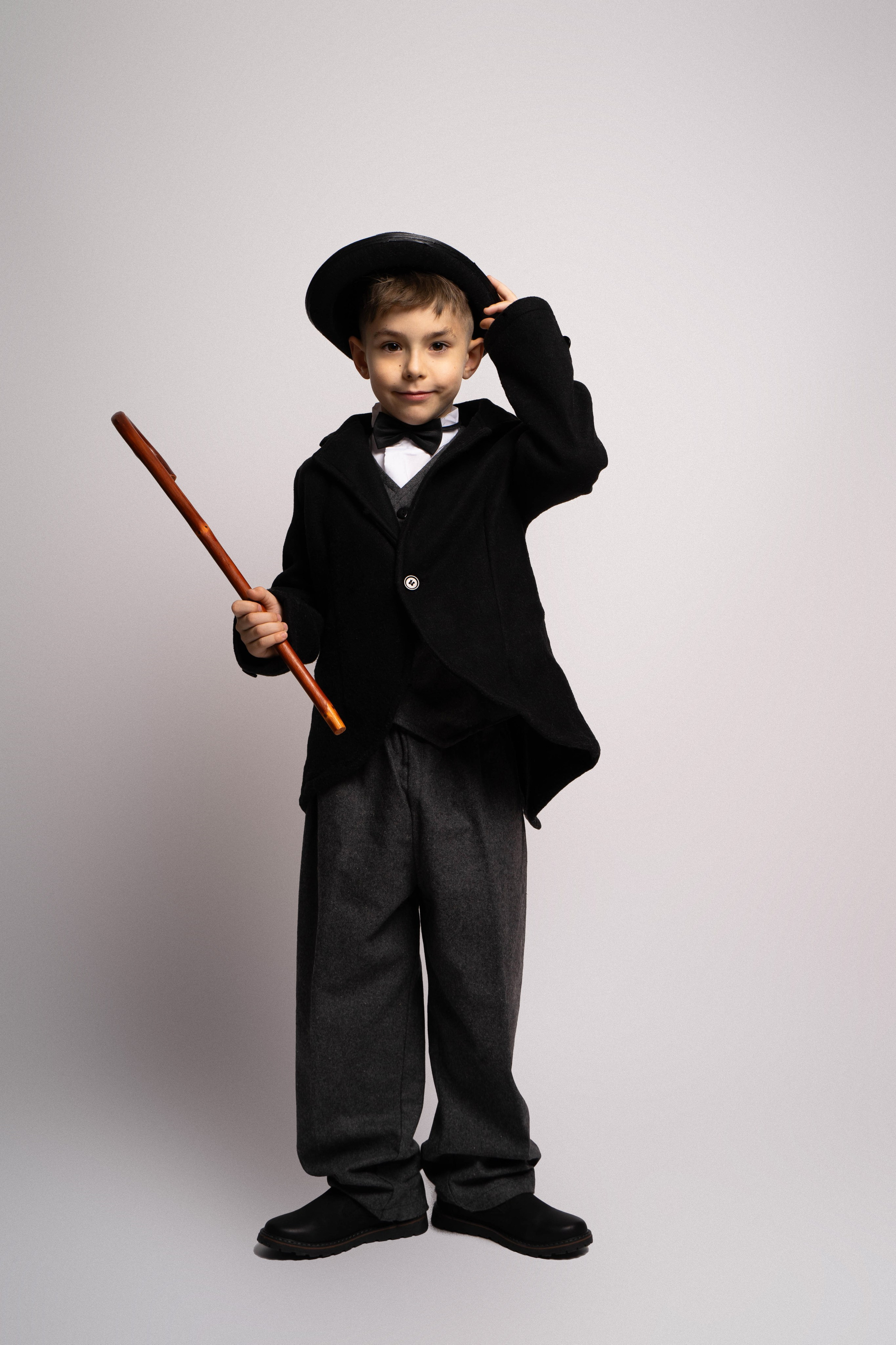Артем в образе Ч. Чаплина. Студия детской фотографии