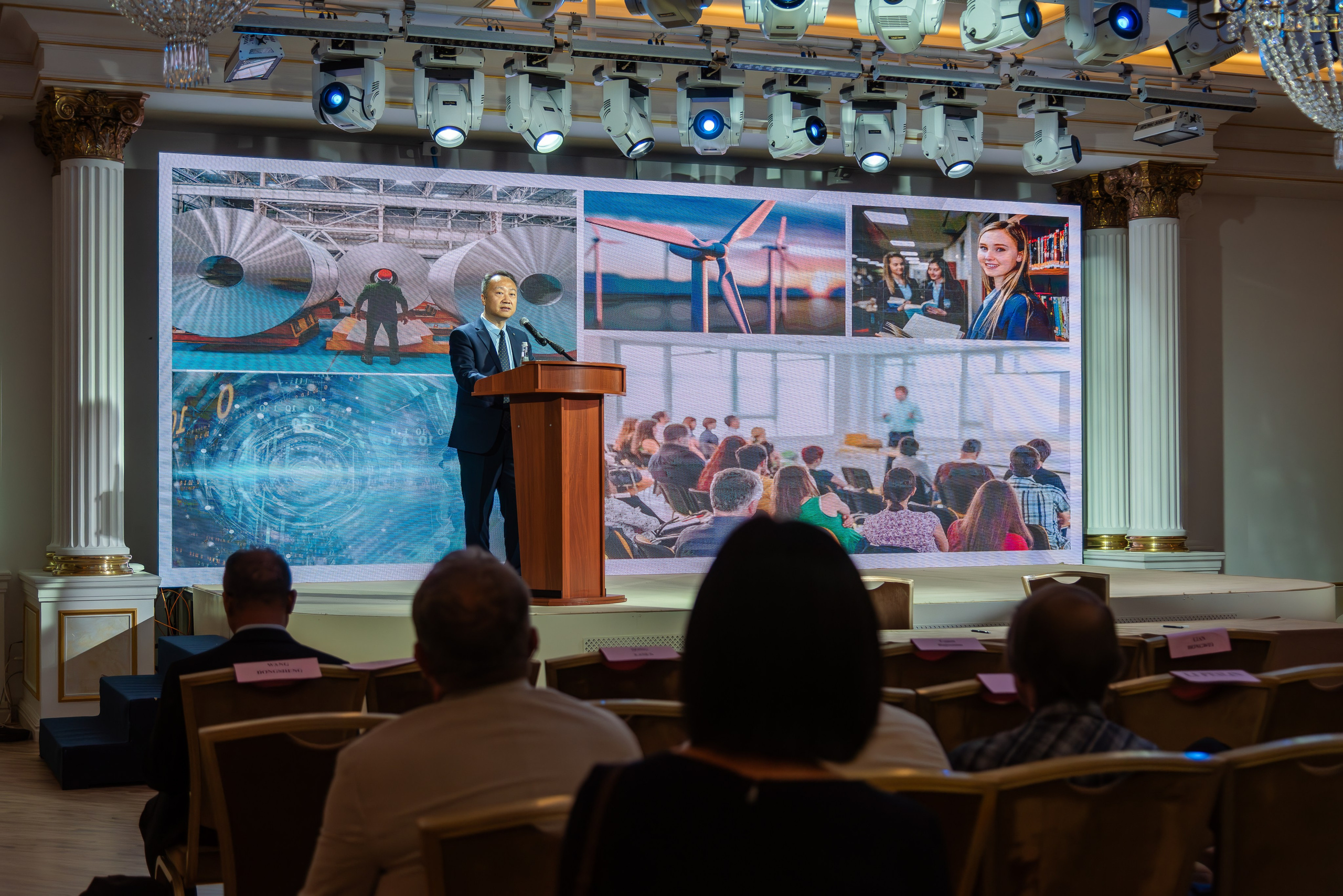 Репортажная фотосъемка для бизнеса, рекламные проекты, выставки, конференции. &nbsp;Стоимость:&nbsp; &nbsp; &nbsp;(7 000р./час)   (2 часа&nbsp;— 12 000р.)   (&nbsp;3 часа&nbsp;— 15 000р.)     (6 часов&nbsp;— 25 000р.)   (&nbsp;полный&nbsp; день 10 часов&nbsp;— 35 000р.)  Быстрая обработка фото   (Готовность фото от&nbsp;1 до&nbsp;4 дней)&nbsp;