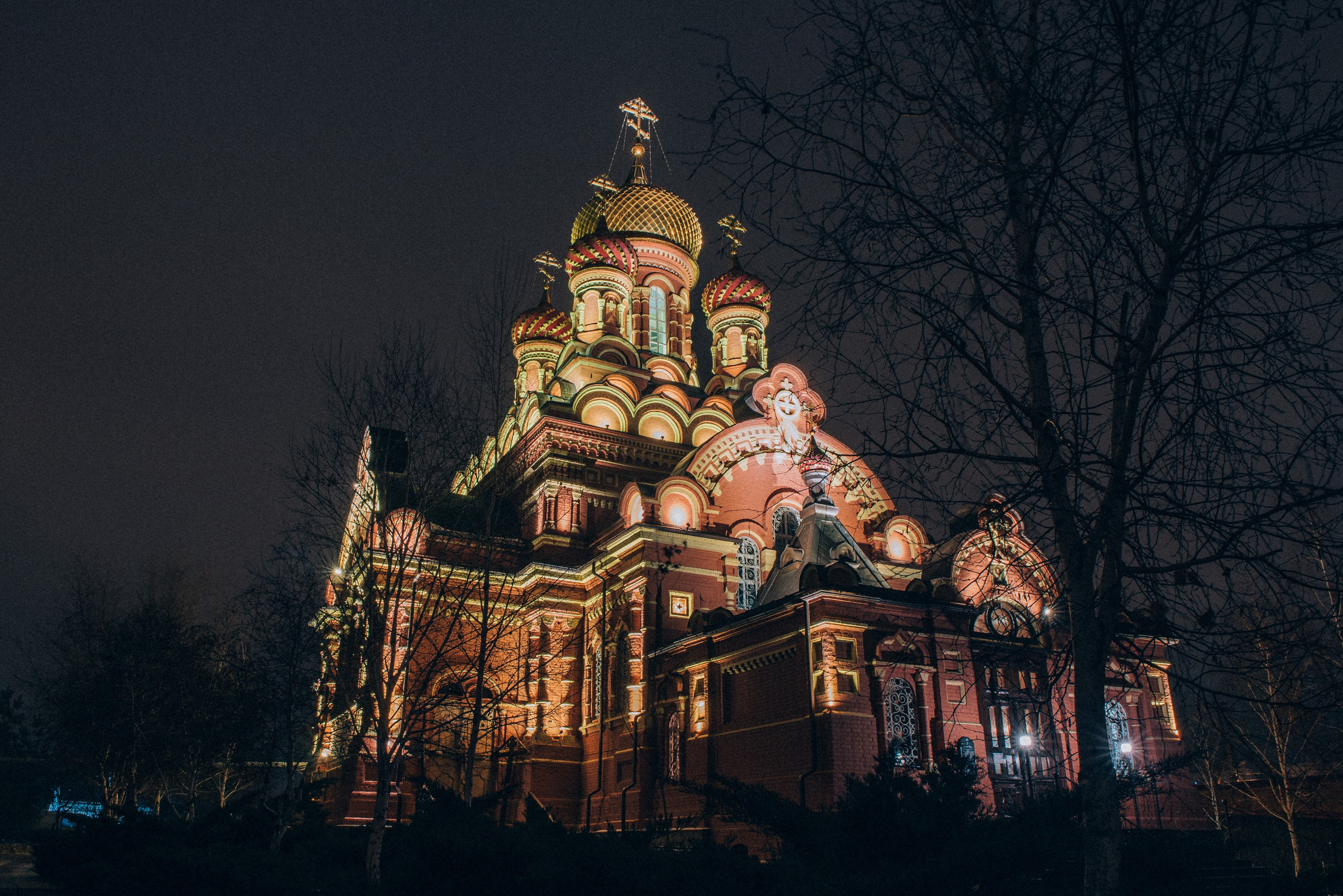 Иоанно-предтеченский монастырь. Ночь. Фотограф Анатолий Деникин