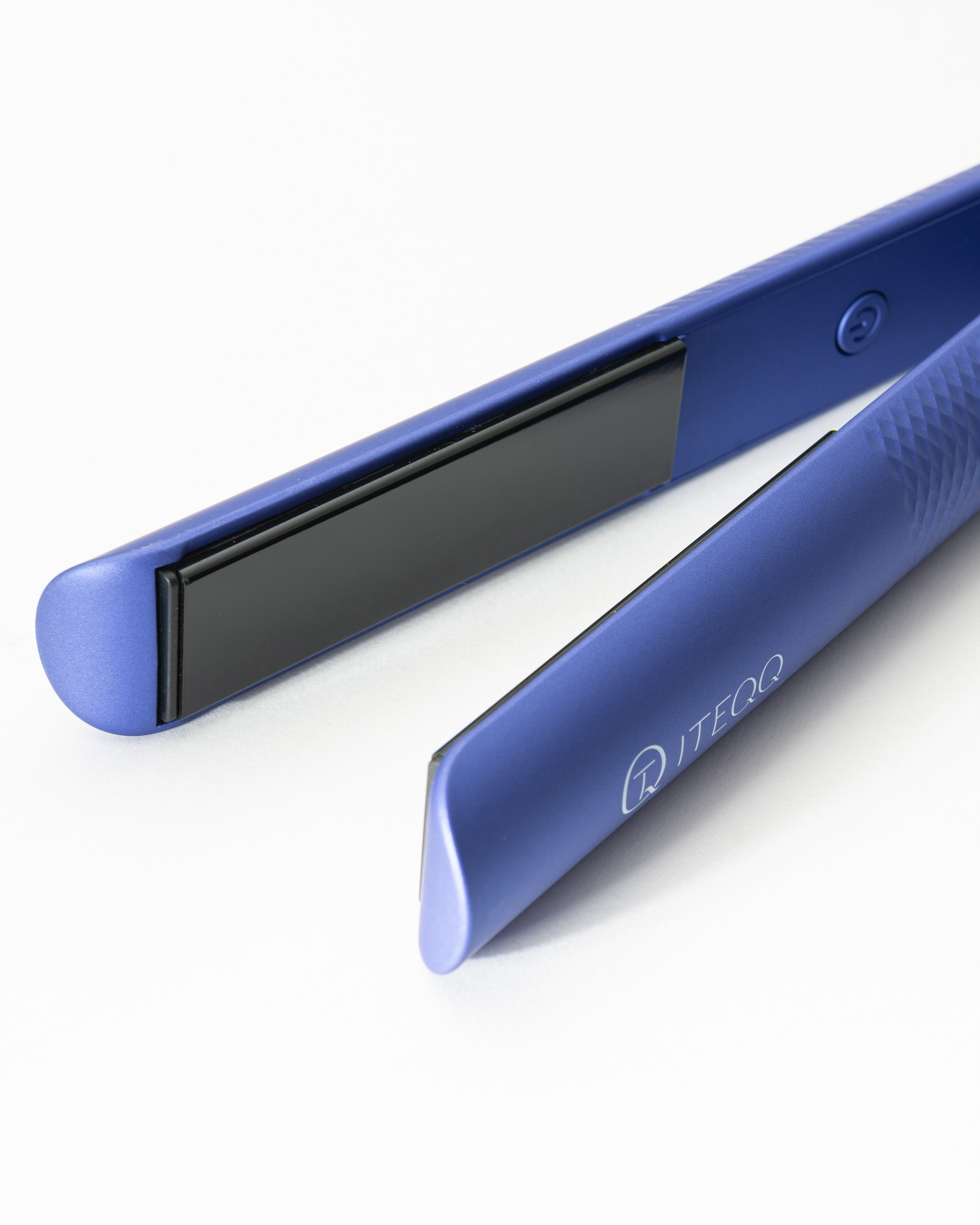 Каталог для ITEQQ. Коммерческий фотограф в Москве Билуши Василиса