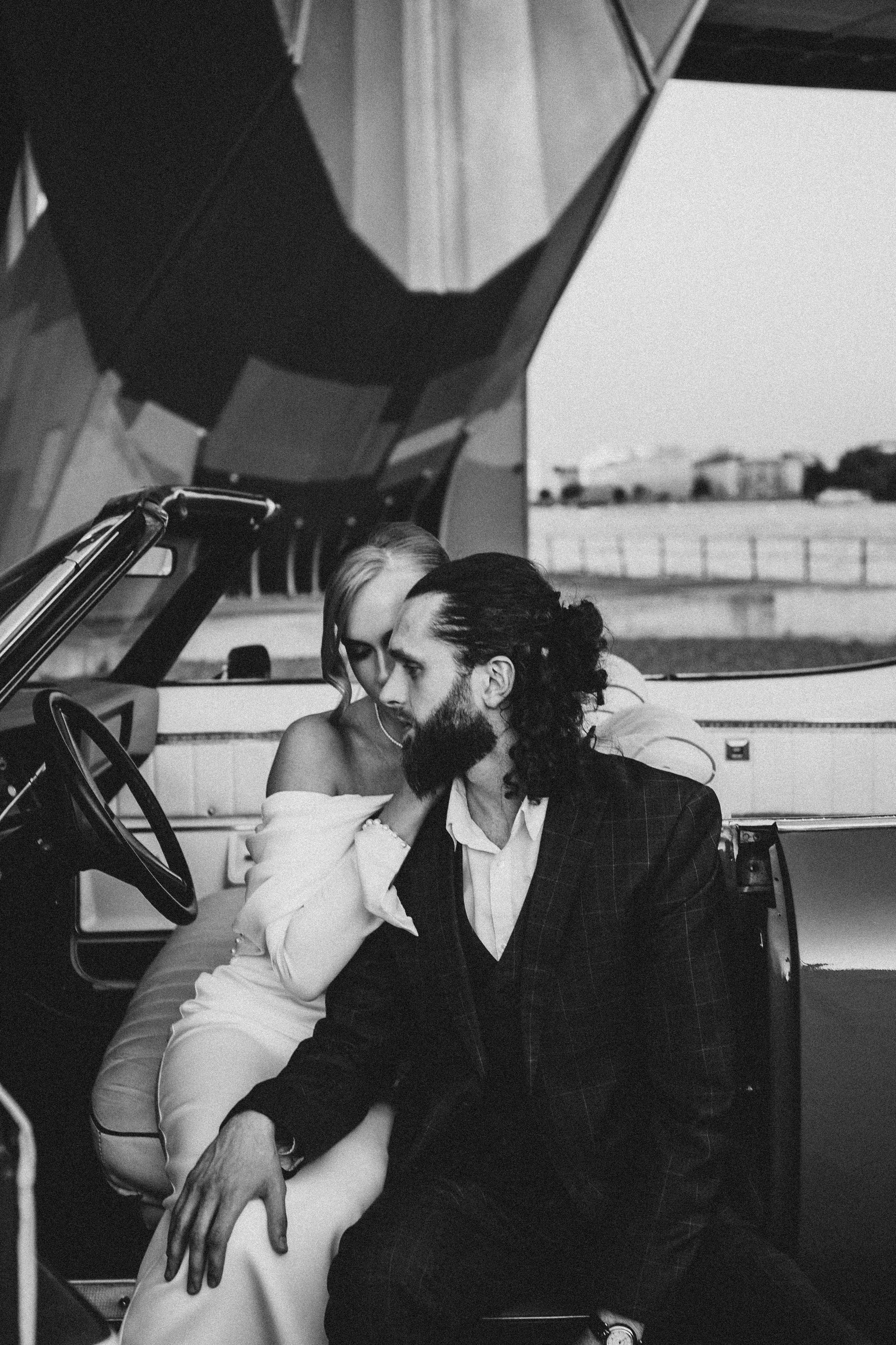 СВАДЕБНАЯ СЬЕМКА ВОЗЛЕ МСОТА БЕТАНКУРА НА КАБРИОЛЕТЕ. Профессиональный фотограф, Санкт-Петербург — Виктория Богомолова