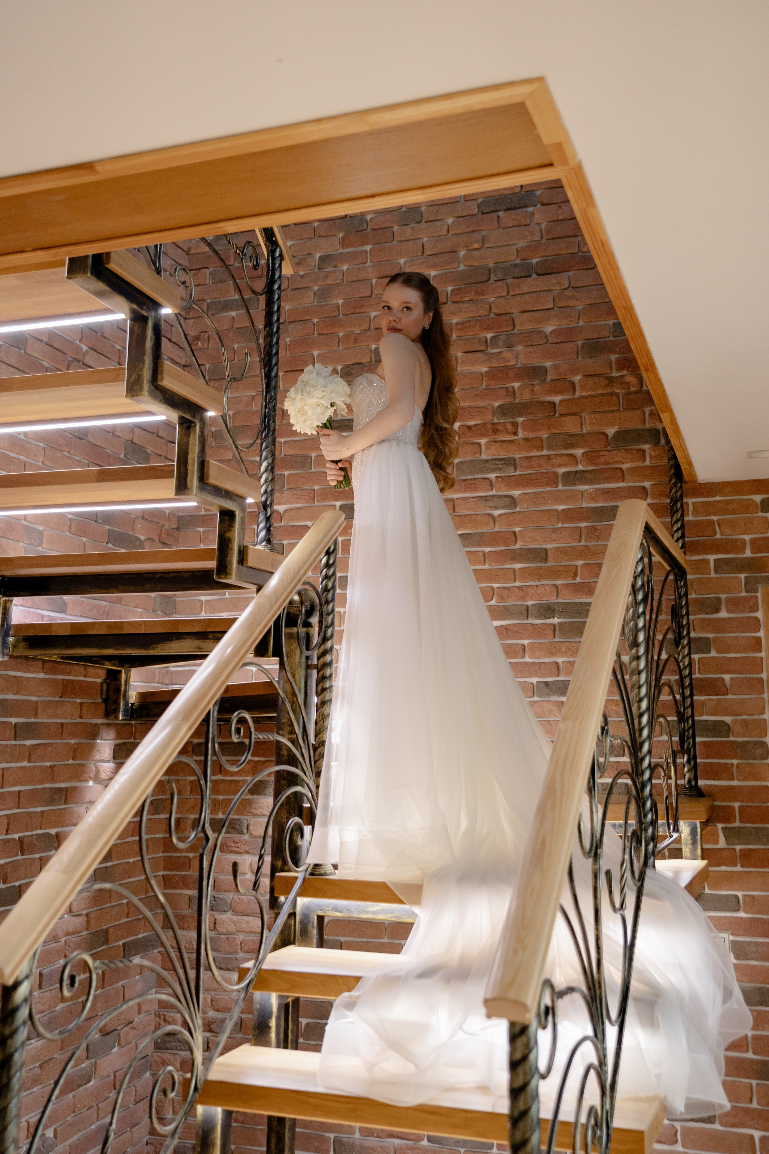 СВАДЕБНАЯ СЬЕМКА СБОРОВ В ОТЕЛЕ И ВЫЕЗД НА ЦЕРЕМОНИЮ (СНЯТО В СИБИРЕ В НИЖНЕВАРТОВСКЕ)М. Профессиональный фотограф, Санкт-Петербург — Виктория Богомолова