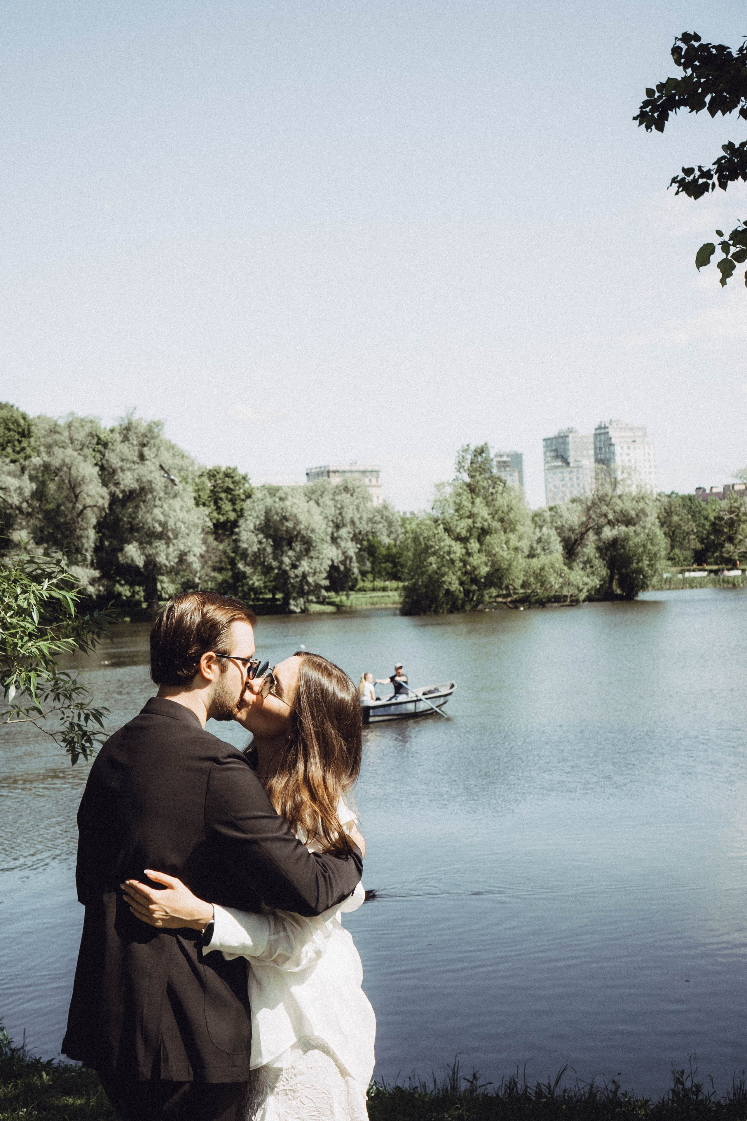 СВАДЕБНАЯ СЬЕМКА В ПАРКЕ ПОБЕДЫ И ПРОГУЛКА ПО МОСКОВСКОМУ ПРОСПЕКТУ. Профессиональный фотограф, Санкт-Петербург — Виктория Богомолова