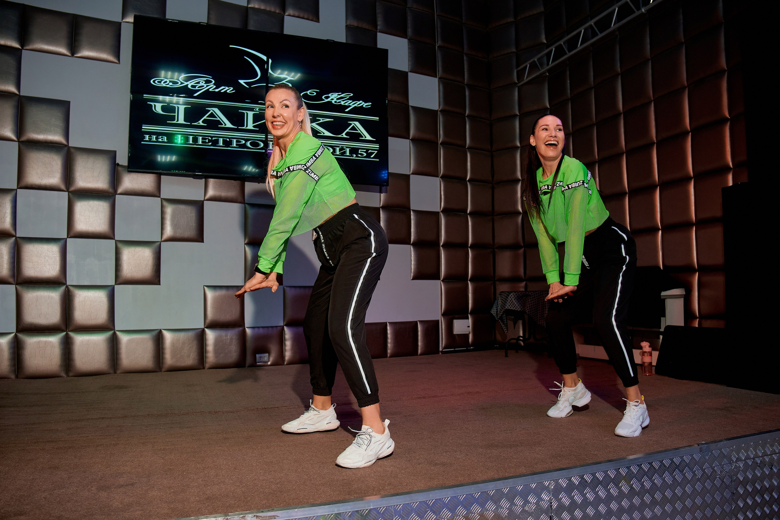 Благотворительная тренировка ЗУМБА. Арт-кафе «Чайка». Фотограф Таганрог Анна Трайжон