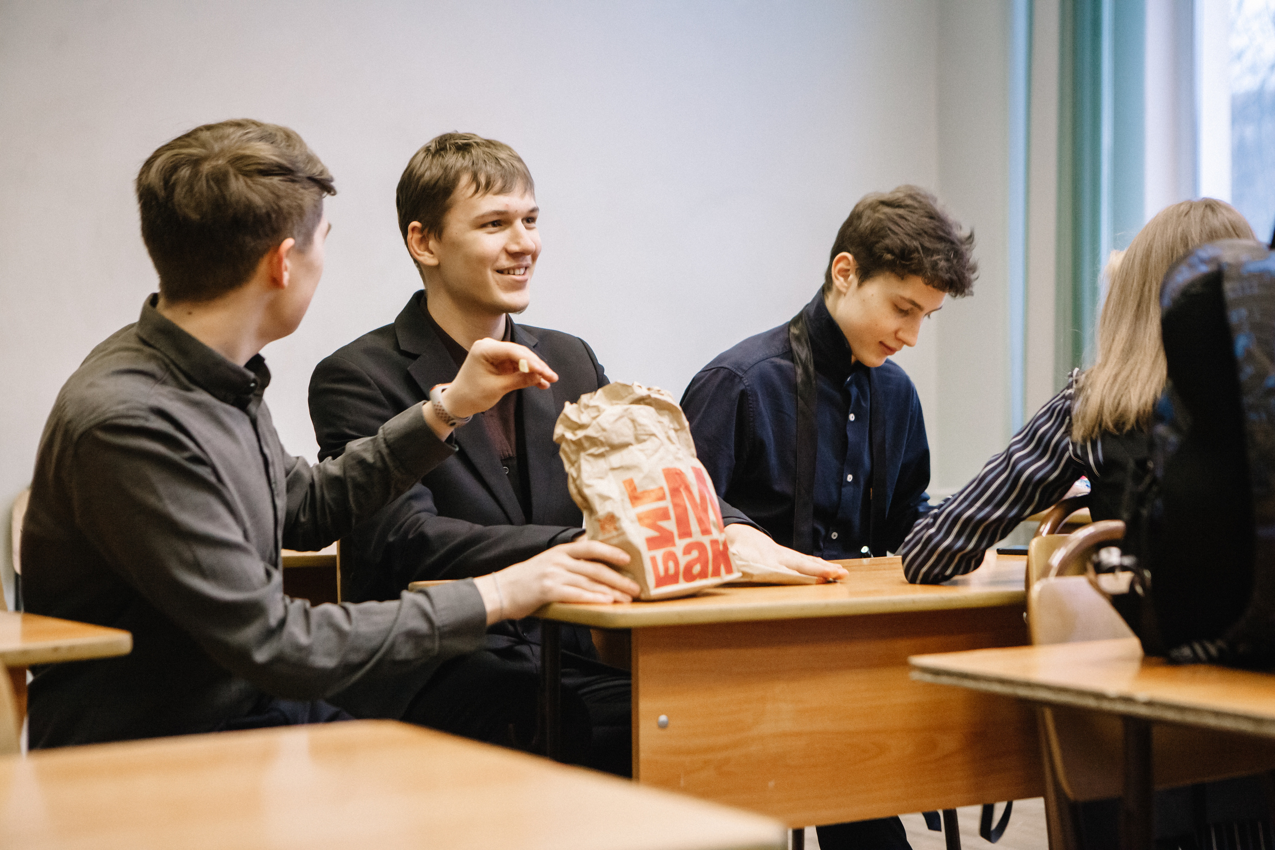 Выпускные альбомы в Майкопе. Школьный фотограф. Семейный и свадебный фотограф в Майкопе Михаил Мартиросян