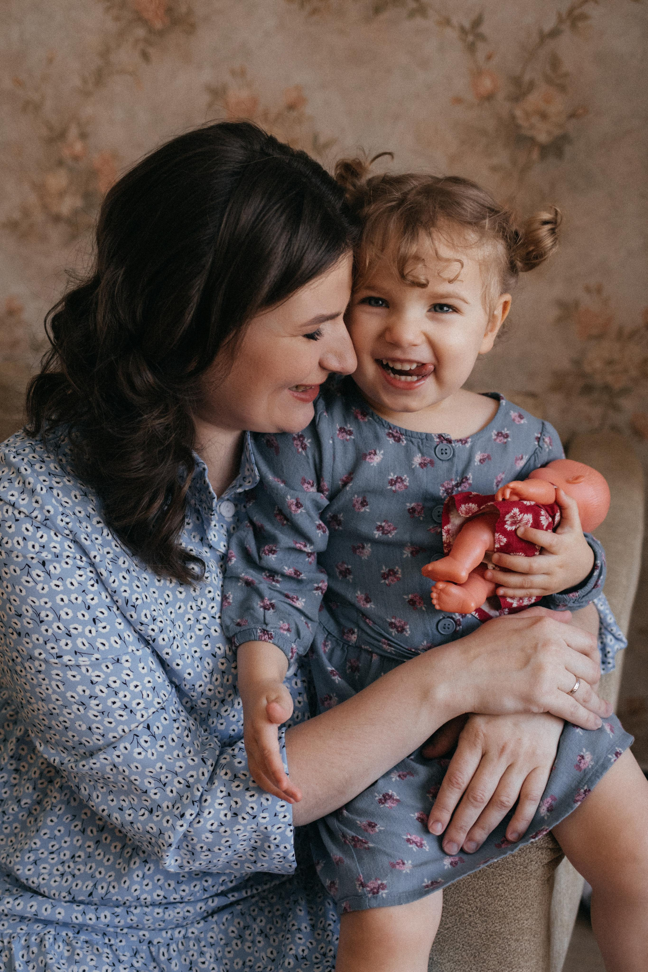 Ира, Саша, Паша, Валя и Вика. Главная