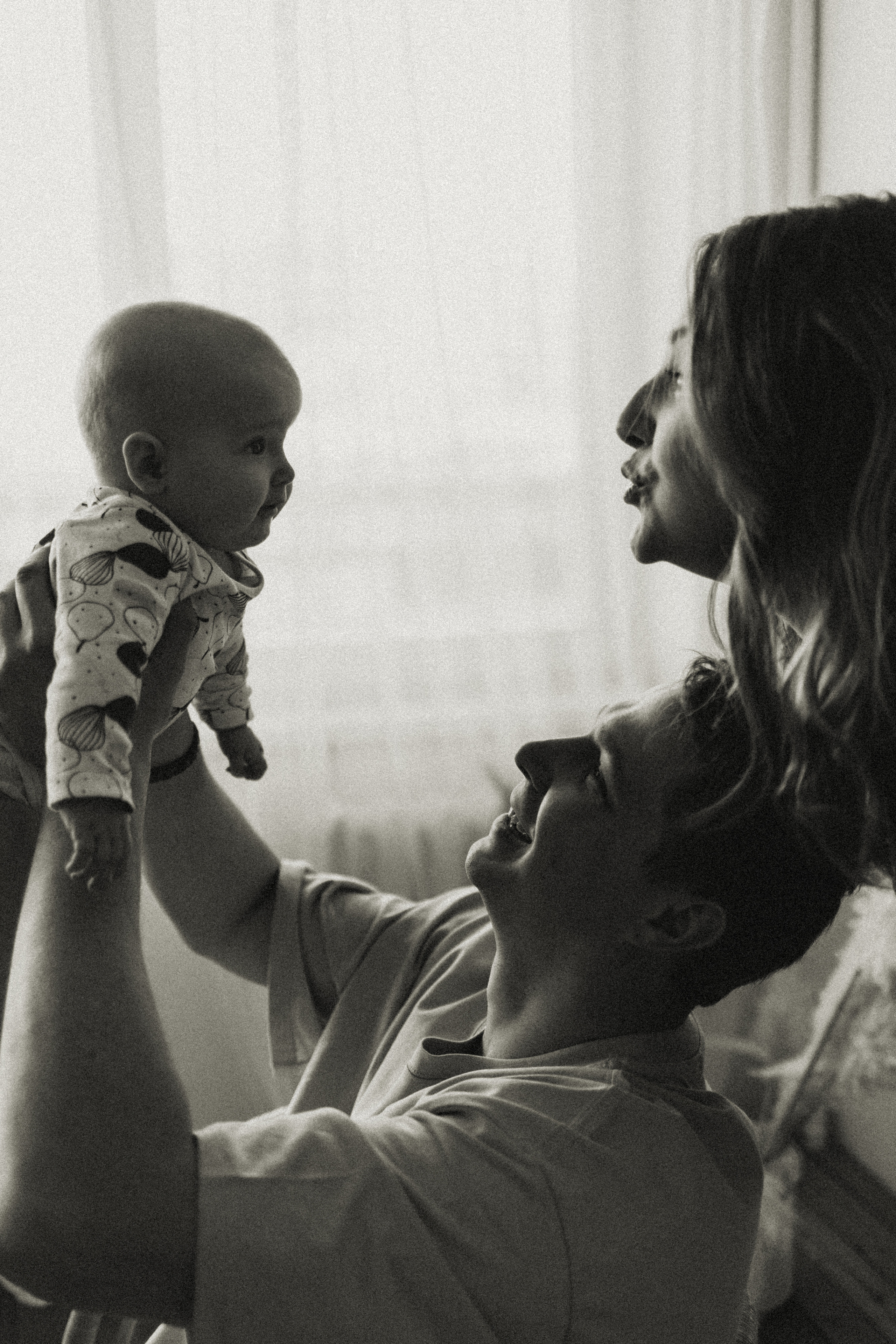 Вика, Костя, Майа, Тая. Главная