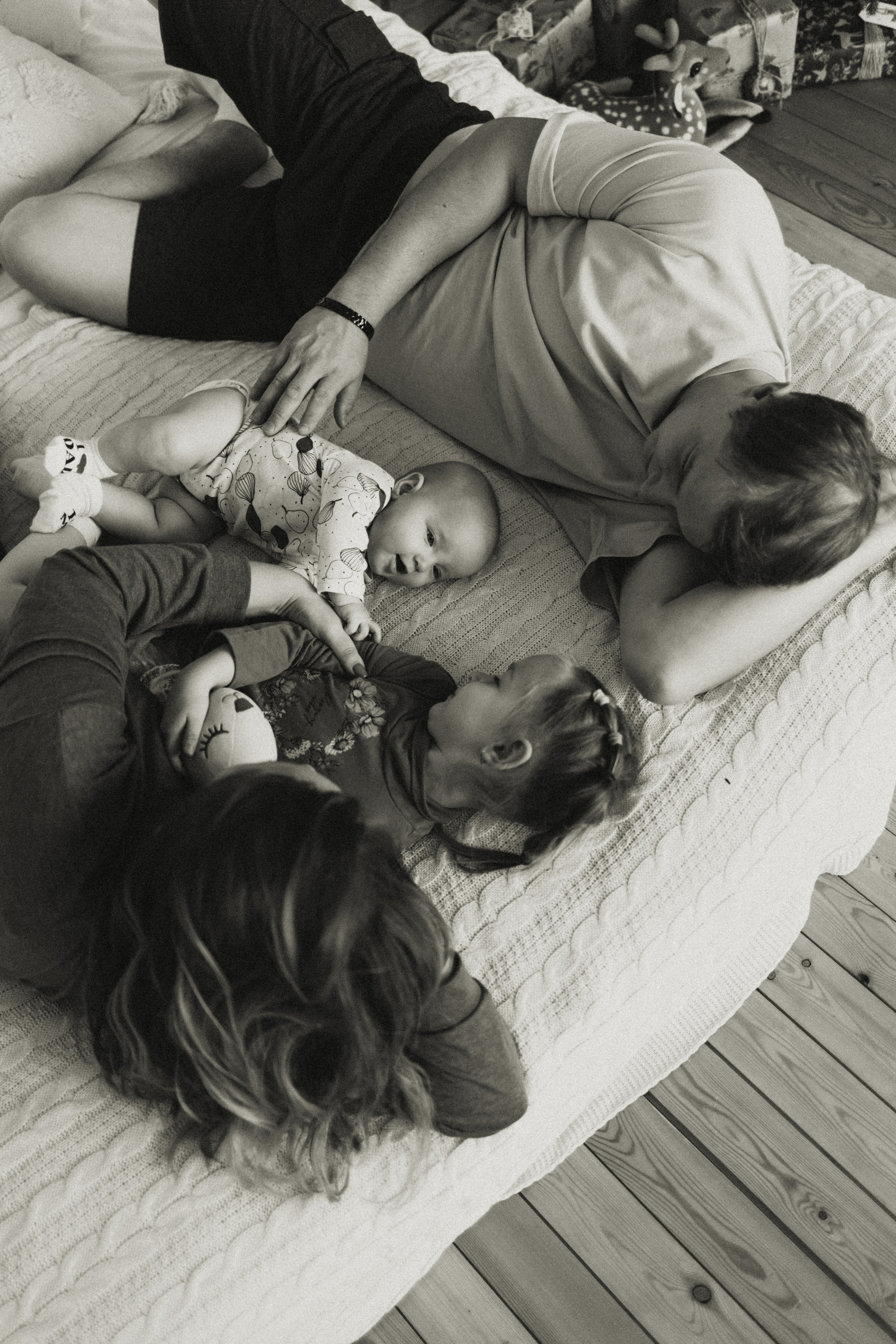 Вика, Костя, Майа, Тая. Главная