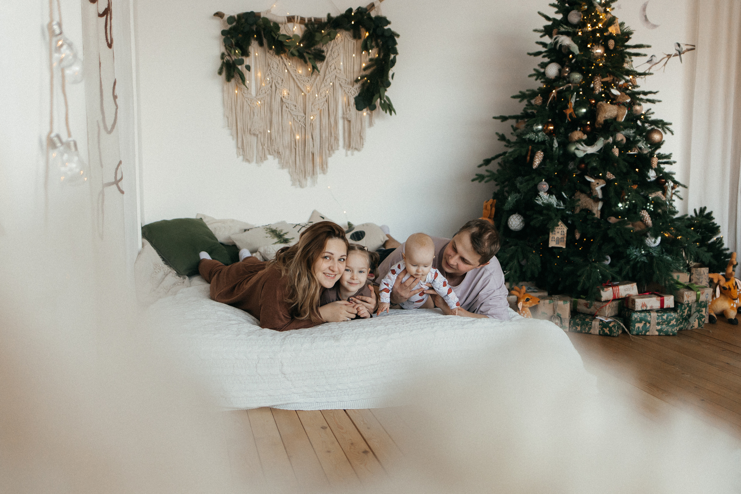 Вика, Костя, Майа, Тая. Главная