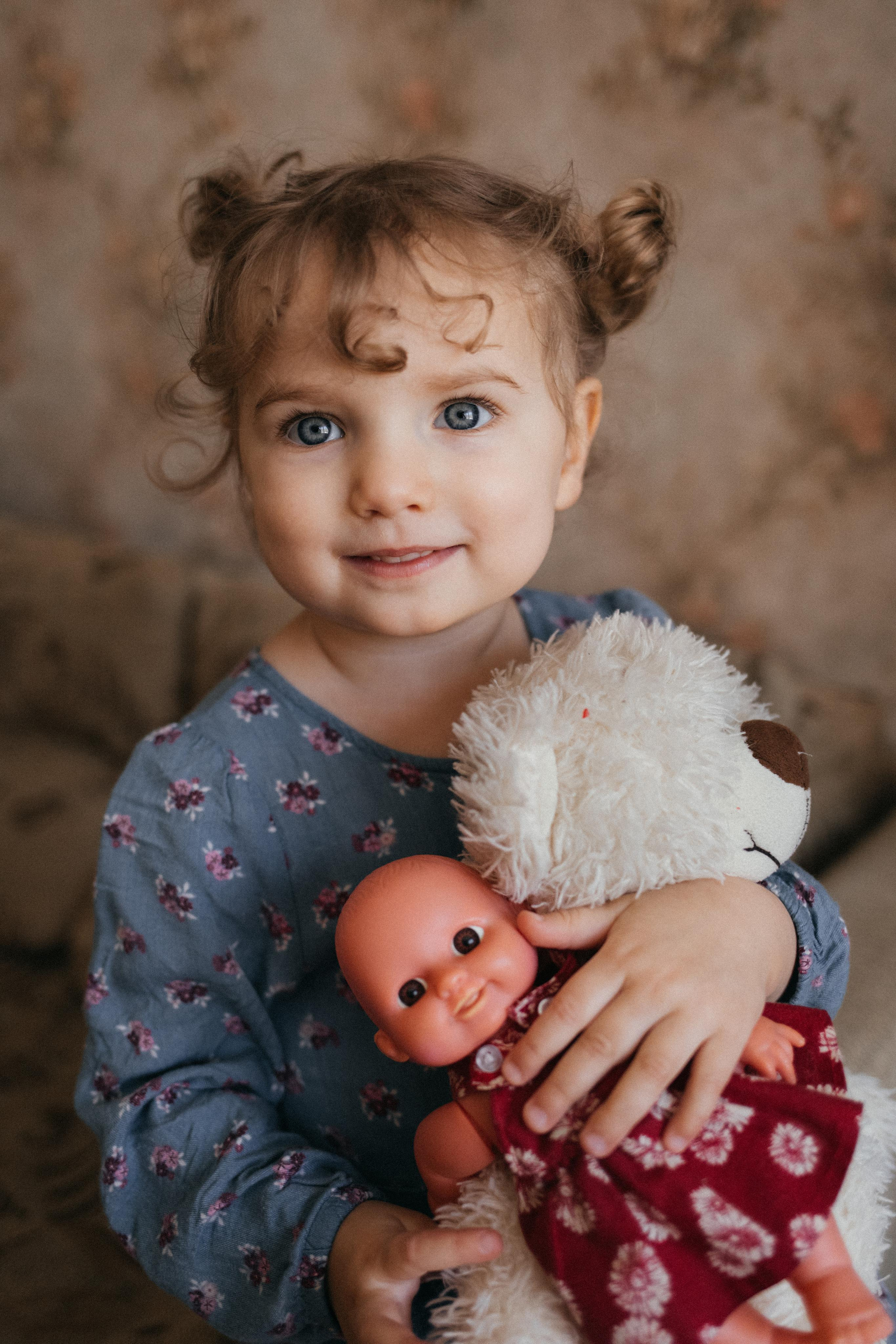 Ира, Саша, Паша, Валя и Вика. Главная