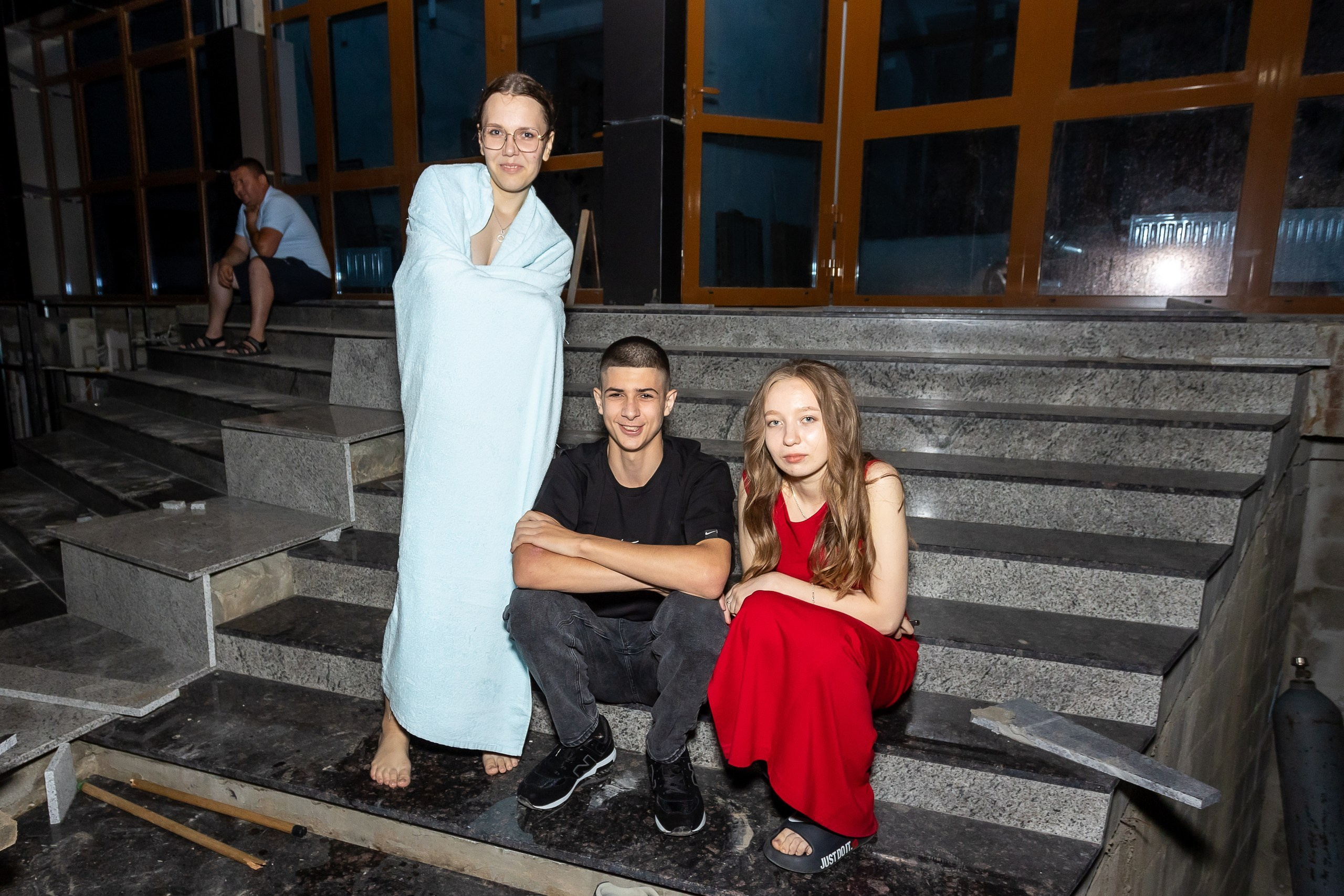 Вручение аттестата и выпускной вечер. Выпускные альбомы Майкоп, Краснодар Елена Золотарева