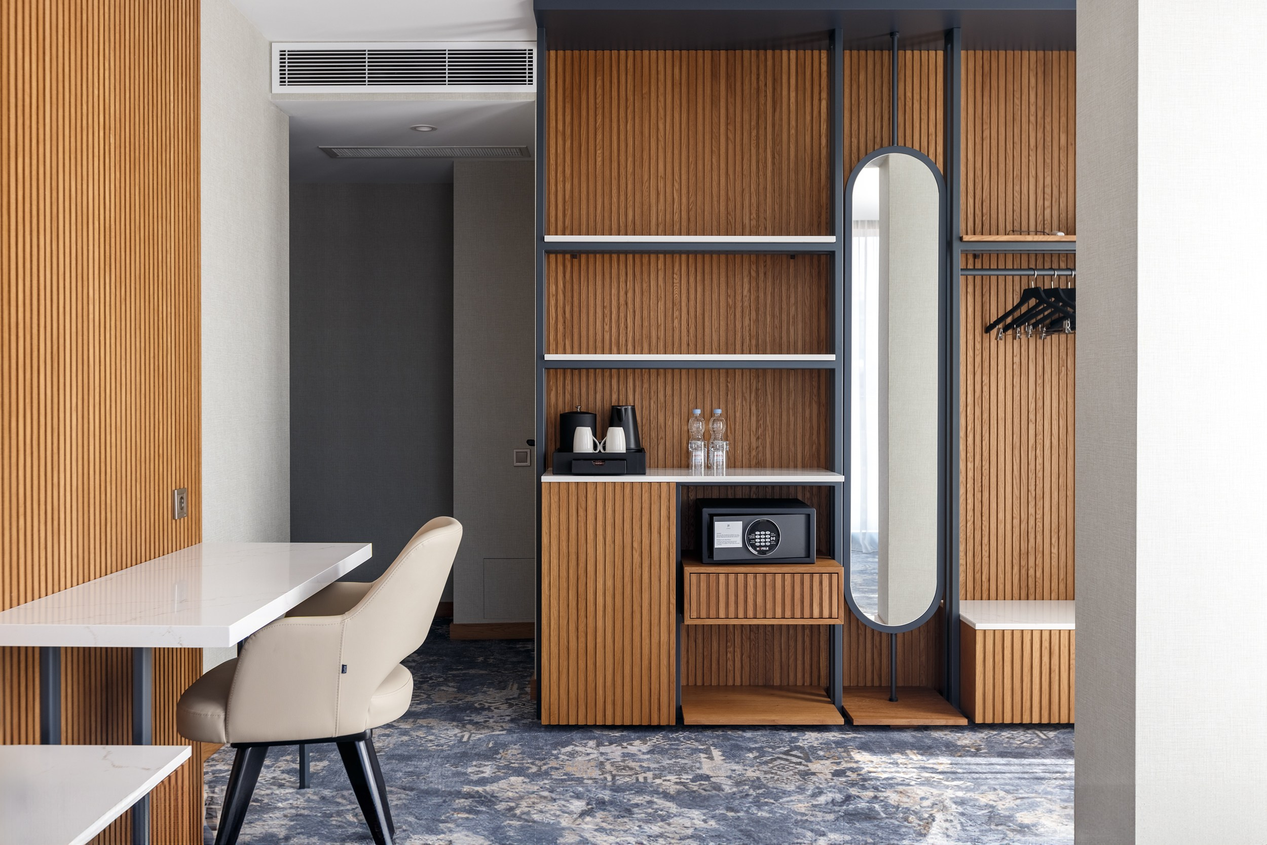 HOTEL PIAZZA EPIGRAPH (BATUMI). Режиссёр, клипмейкер, фотограф — Андрей Охота