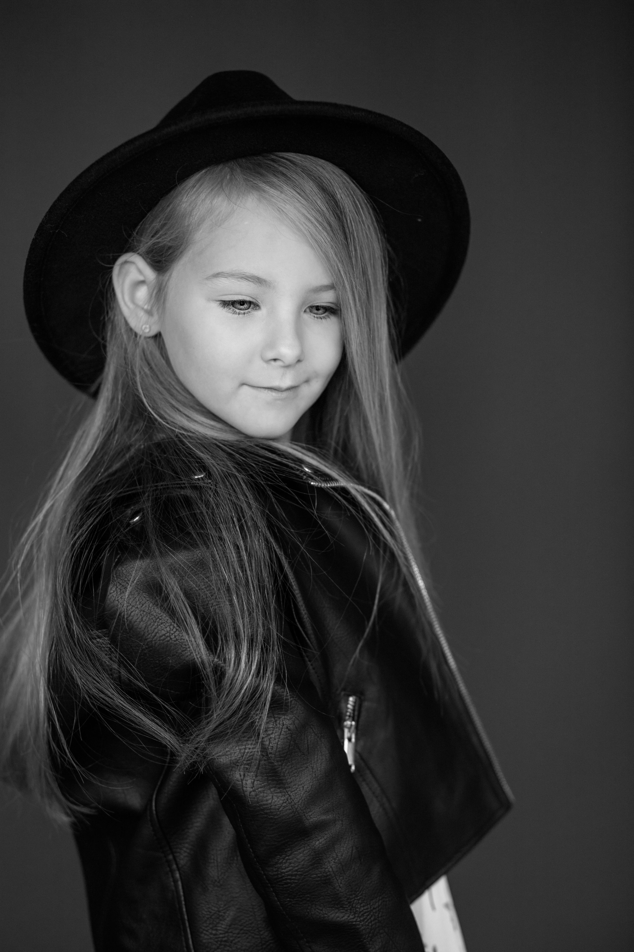 Портретный фотограф Ивона. Фотостудия во Всеволожске. Подходит для всех творческих проектов