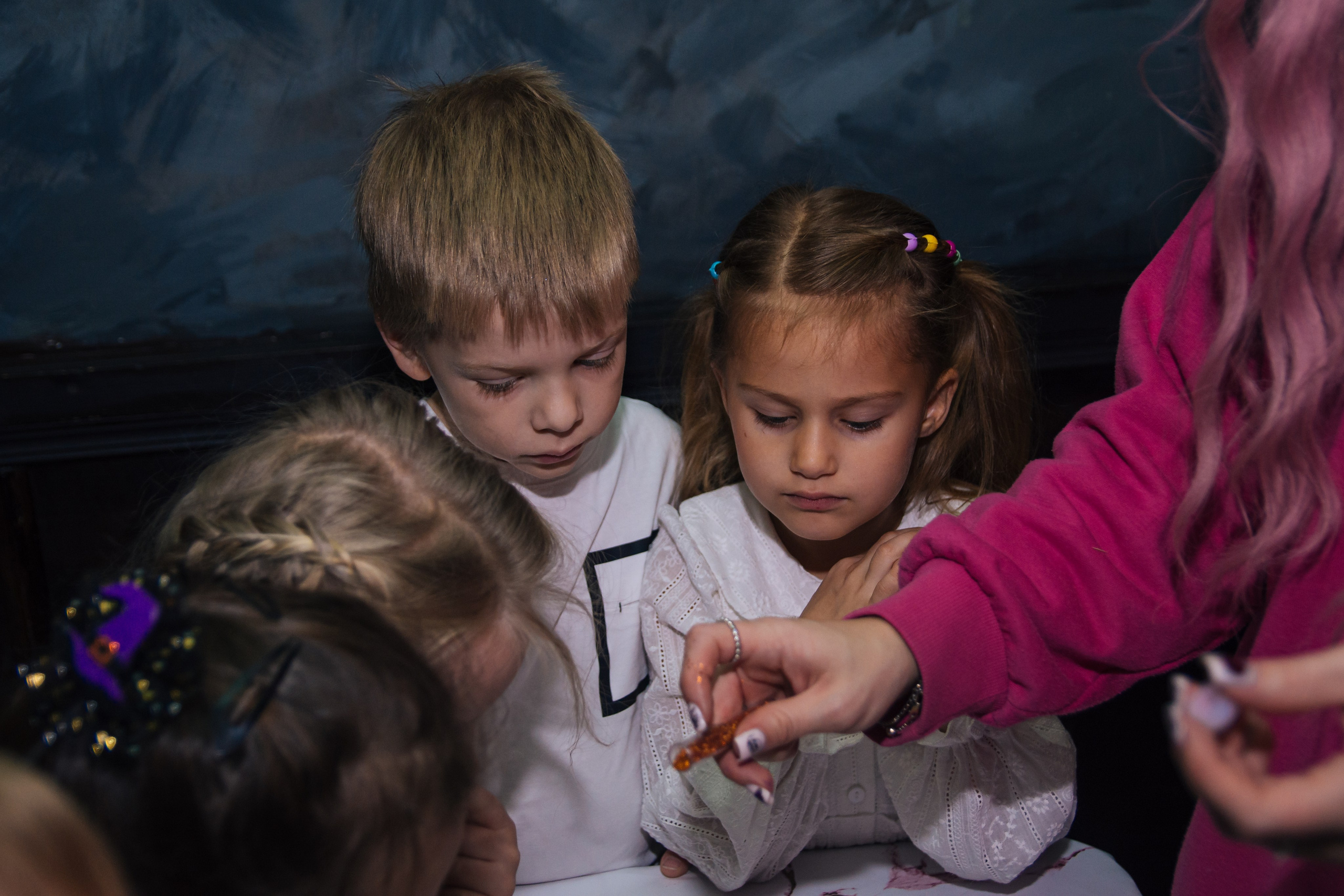 Квесты и праздники в Нелогике. Фотограф в Москве. Индивидуальные и парные съёмки, мероприятия, промо-съёмки для артистов