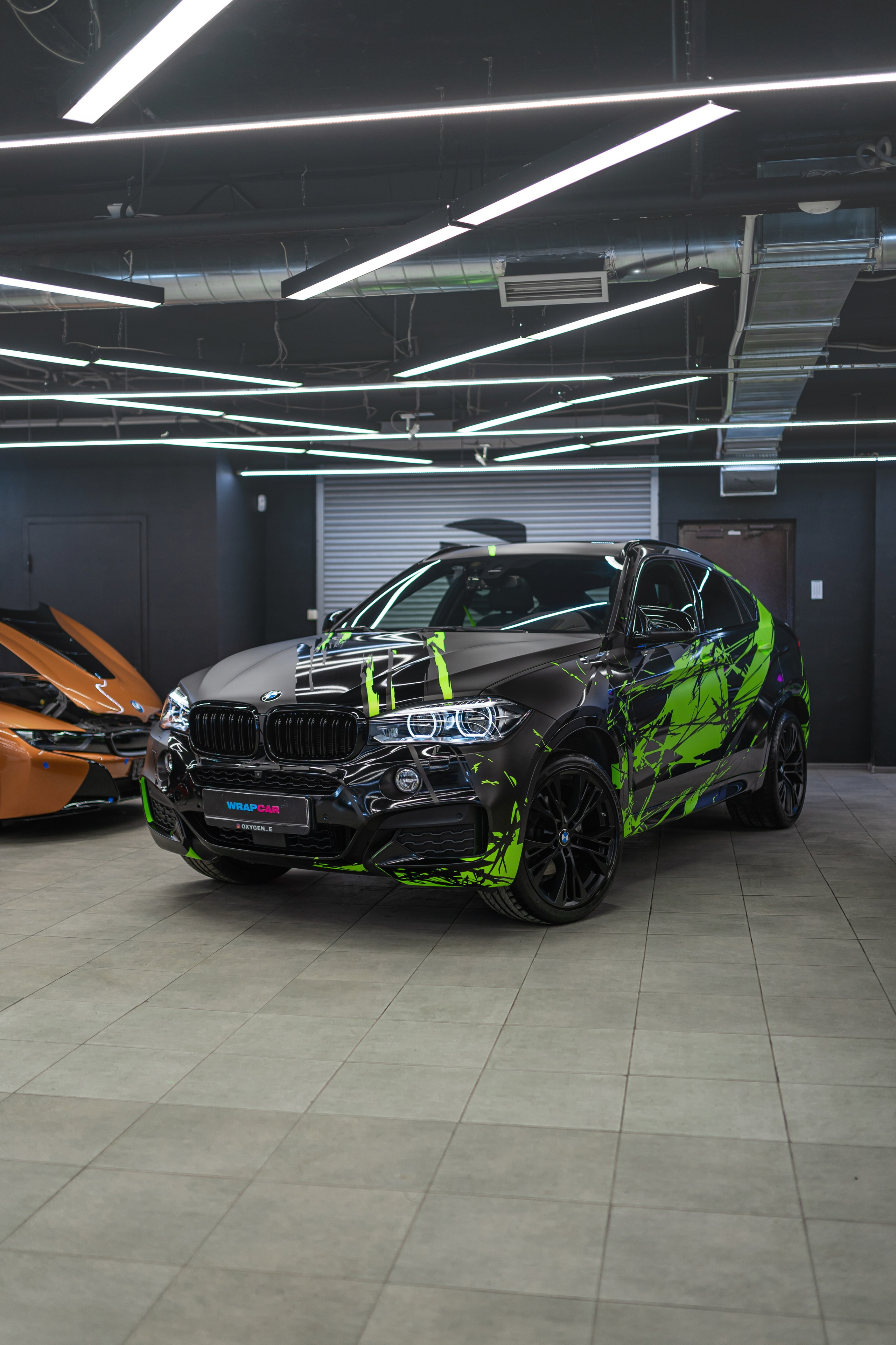 Винилография на BMW X6. Студия дизайна и оклейки авто Barmaley Design