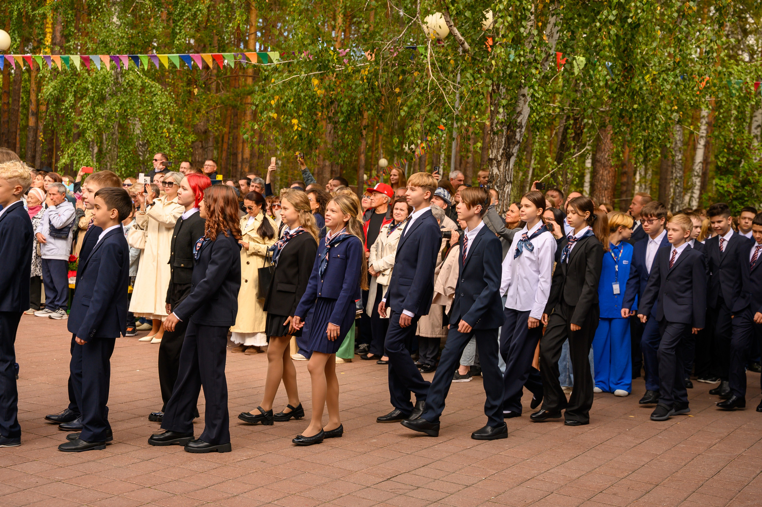 1 сентября линейка ФМШ. Фотограф новорожденных, семейный детский в Тюмени Татьяна Морозова