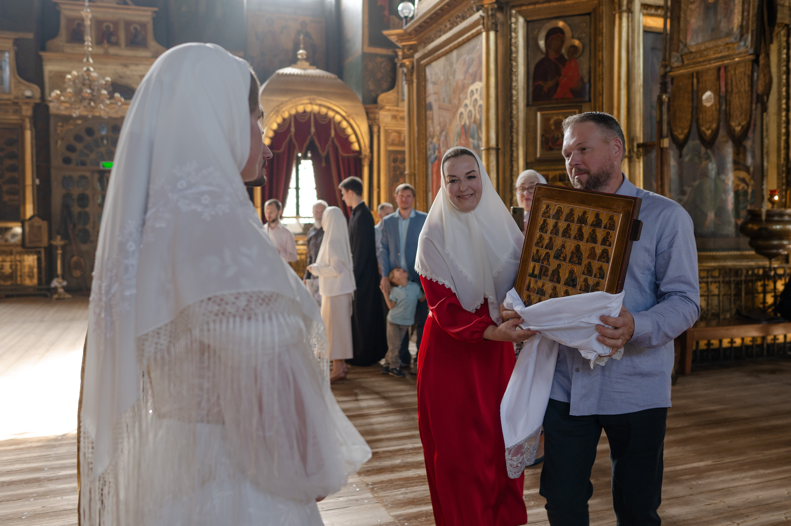 Илья & Эмилия (Москва, Покровский собор). Семейный и свадебный фотограф в Санкт-Петербурге Серафима Смирнова
