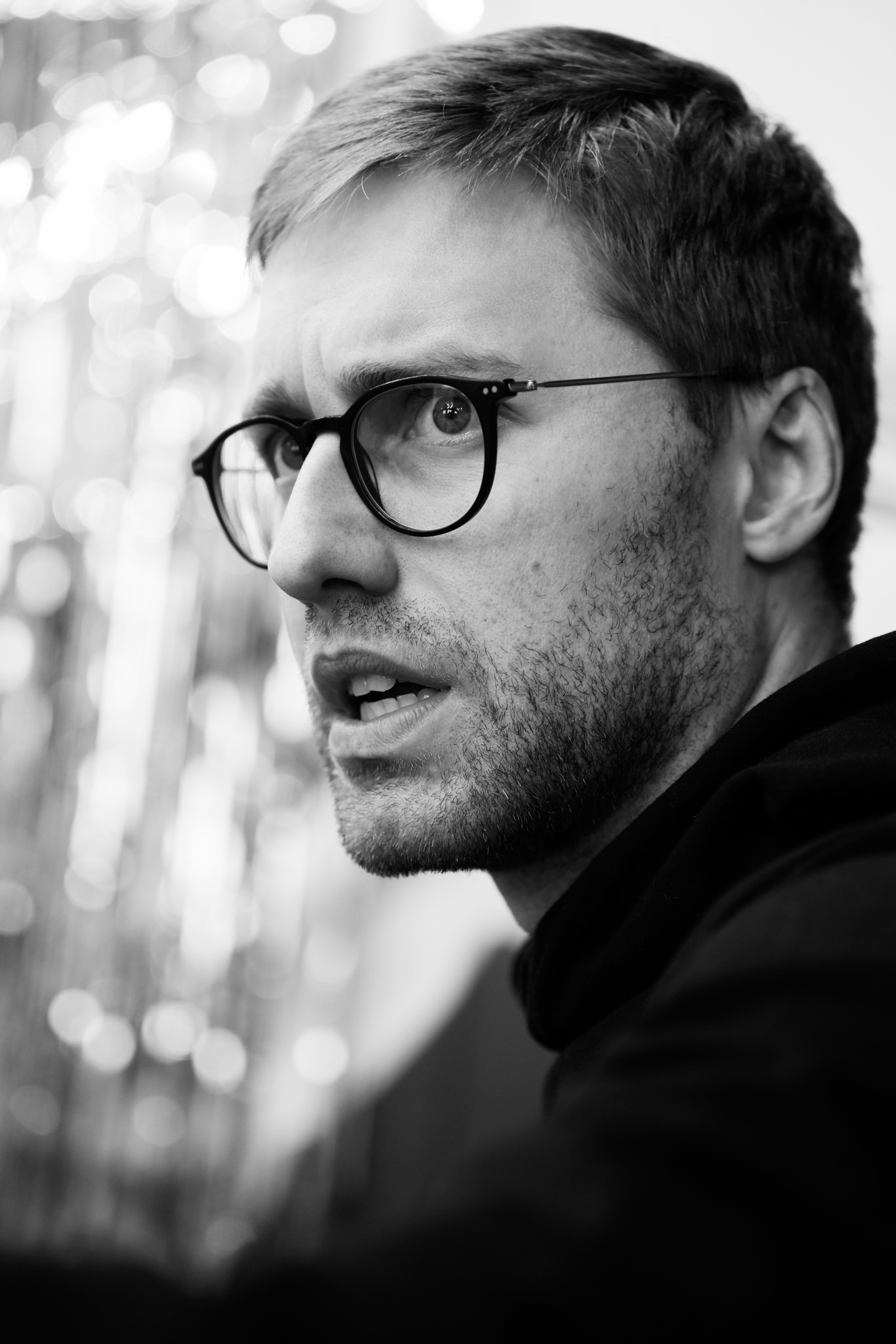 Театр. Анна Жукова — Режиссёр кино и цирка, сценарист, фотограф