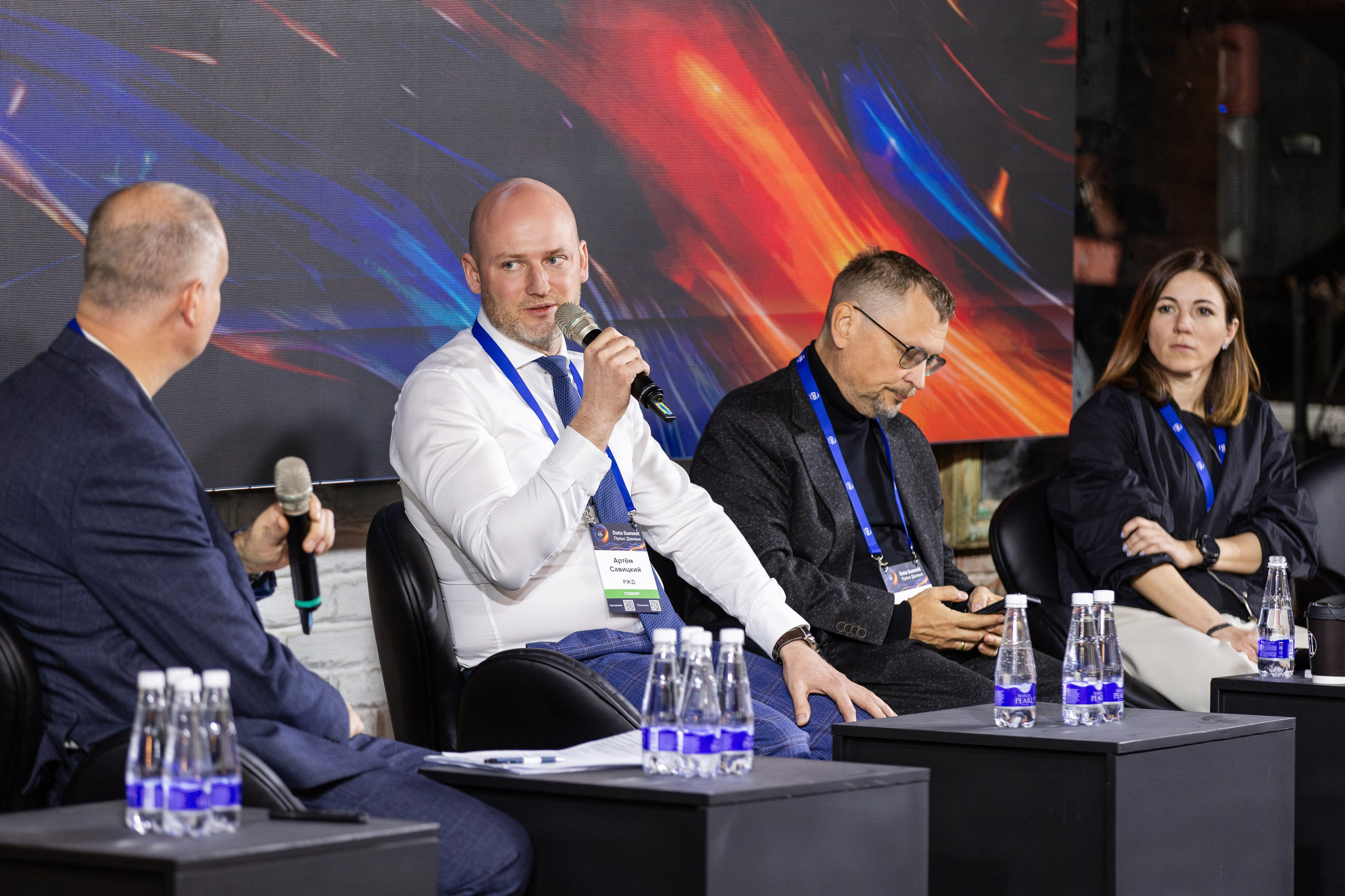 Data Summit 2025. Свадебный репортажный фотограф в Москве