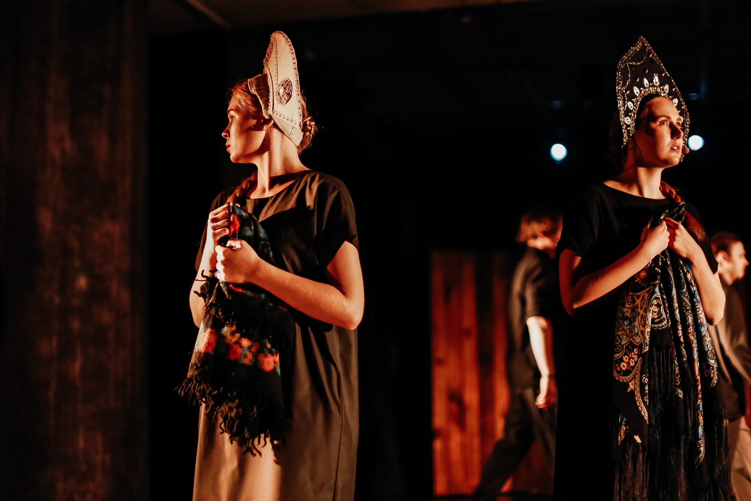 «Марьино поле». Молодежный театр Алтая. Режиссёр Ирина Астафьева. Фоторепортаж. Театральная фотосъёмка